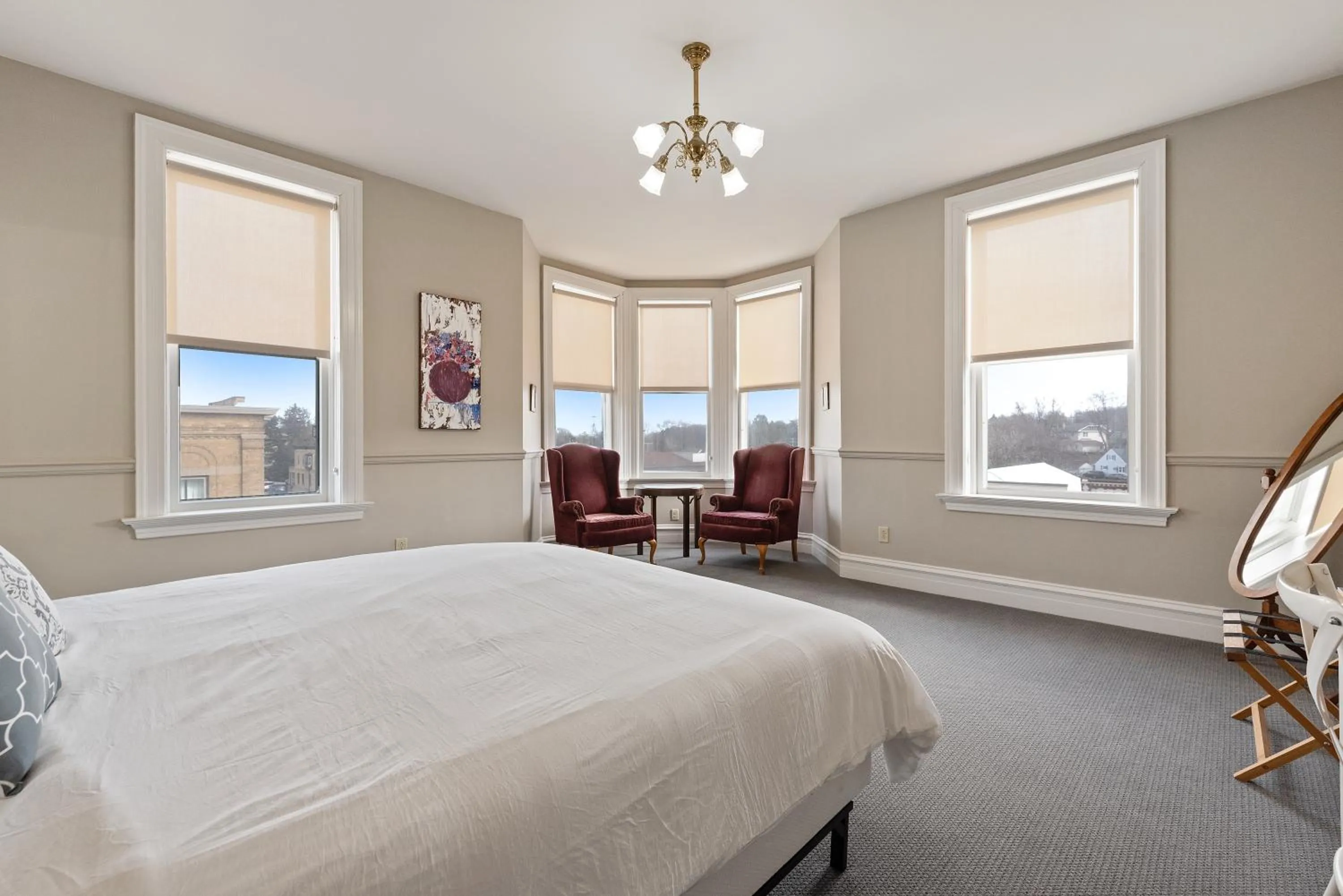 Photo of the whole room, Bed in The Audubon Inn LLC