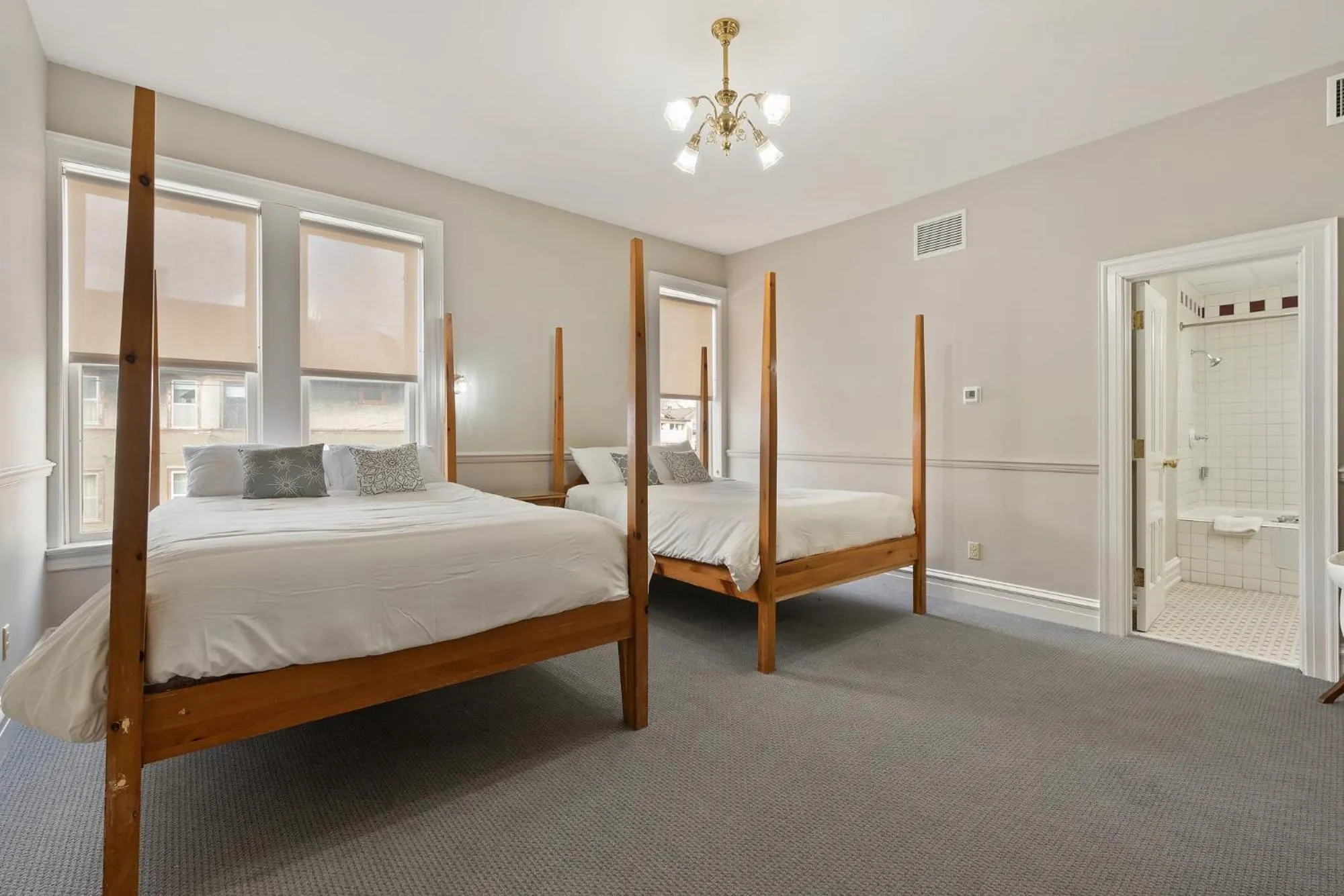 Bedroom, Bed in The Audubon Inn LLC