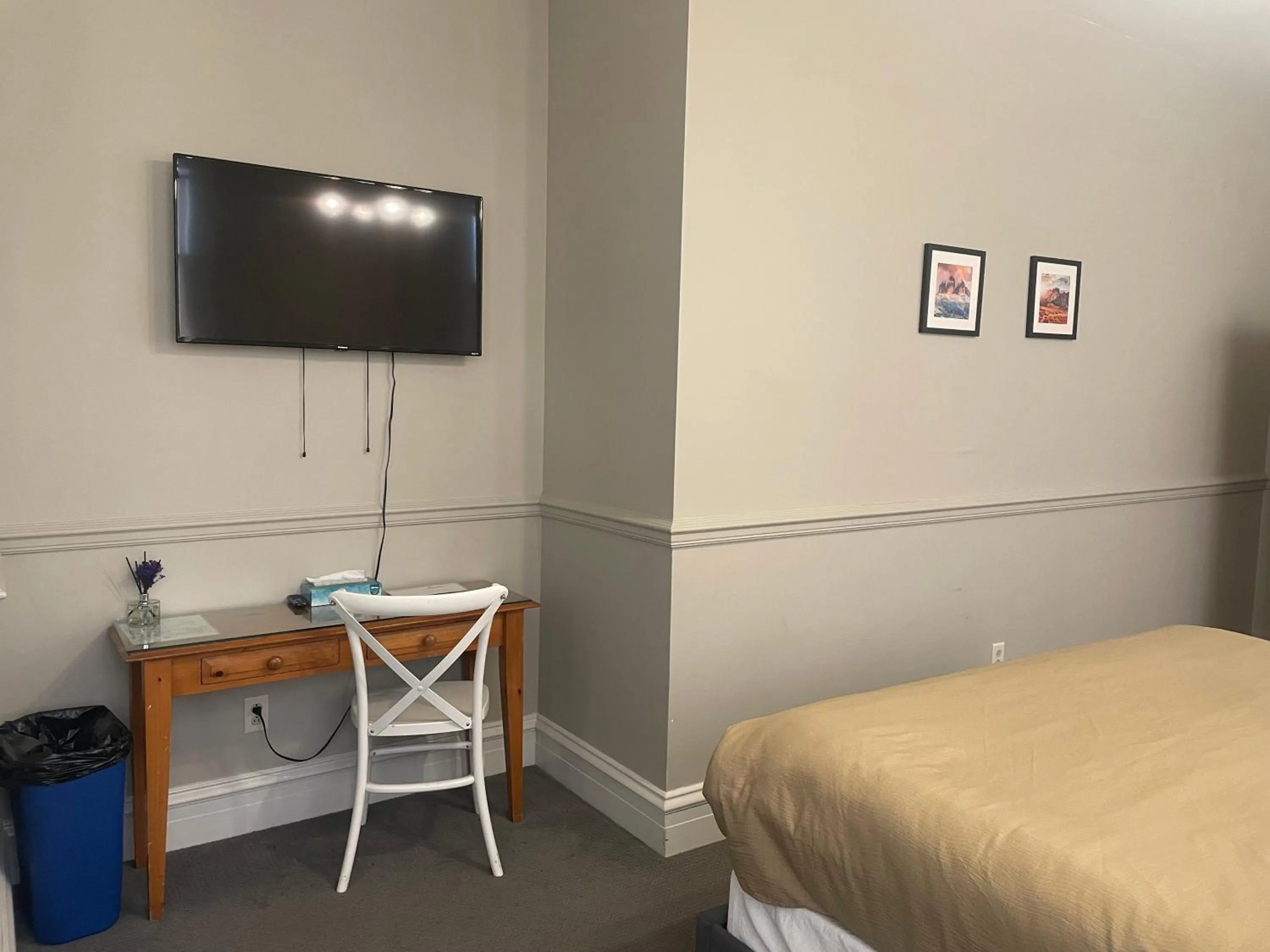 Bedroom, Bed in The Audubon Inn LLC