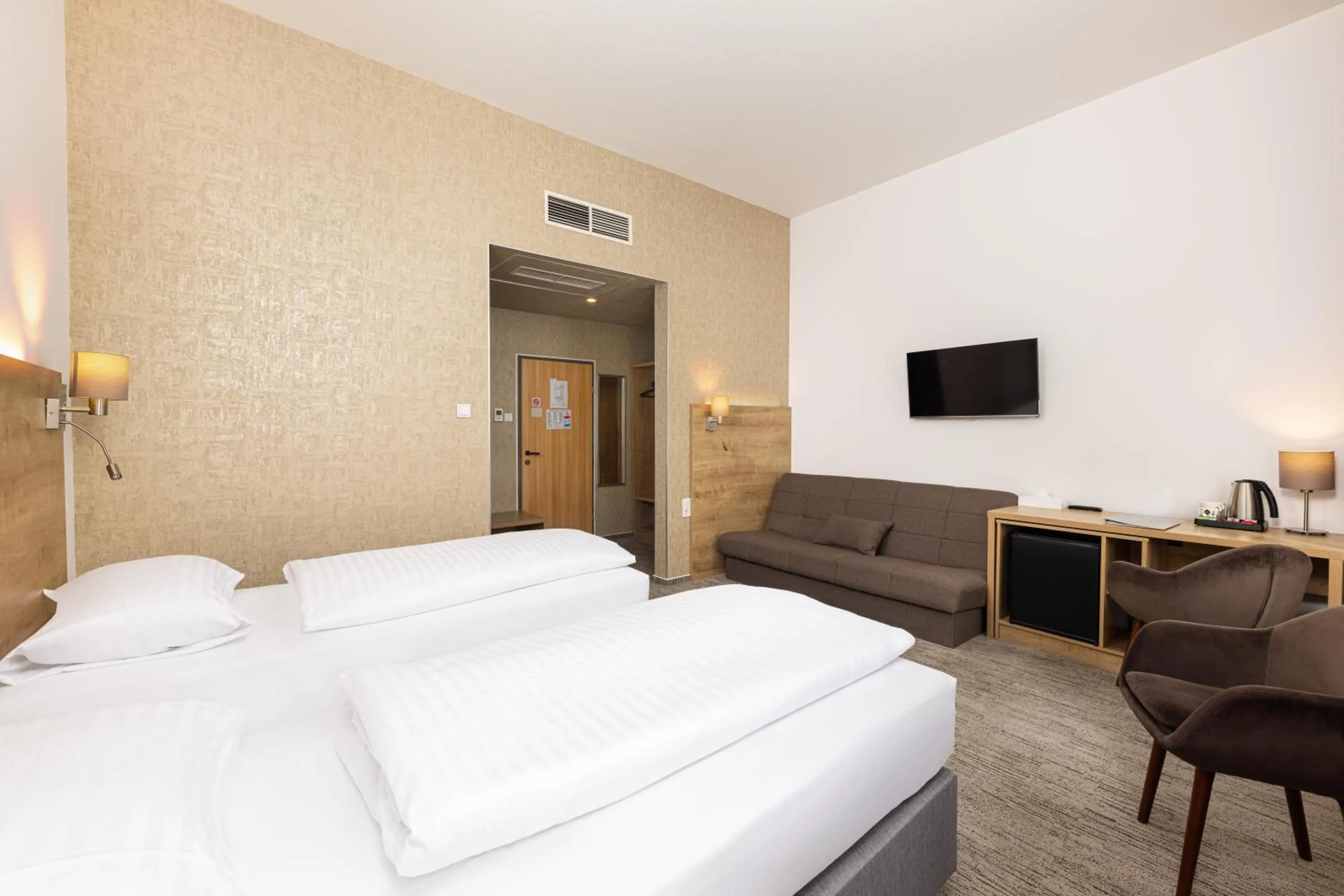 Bed in City Hotel Ring