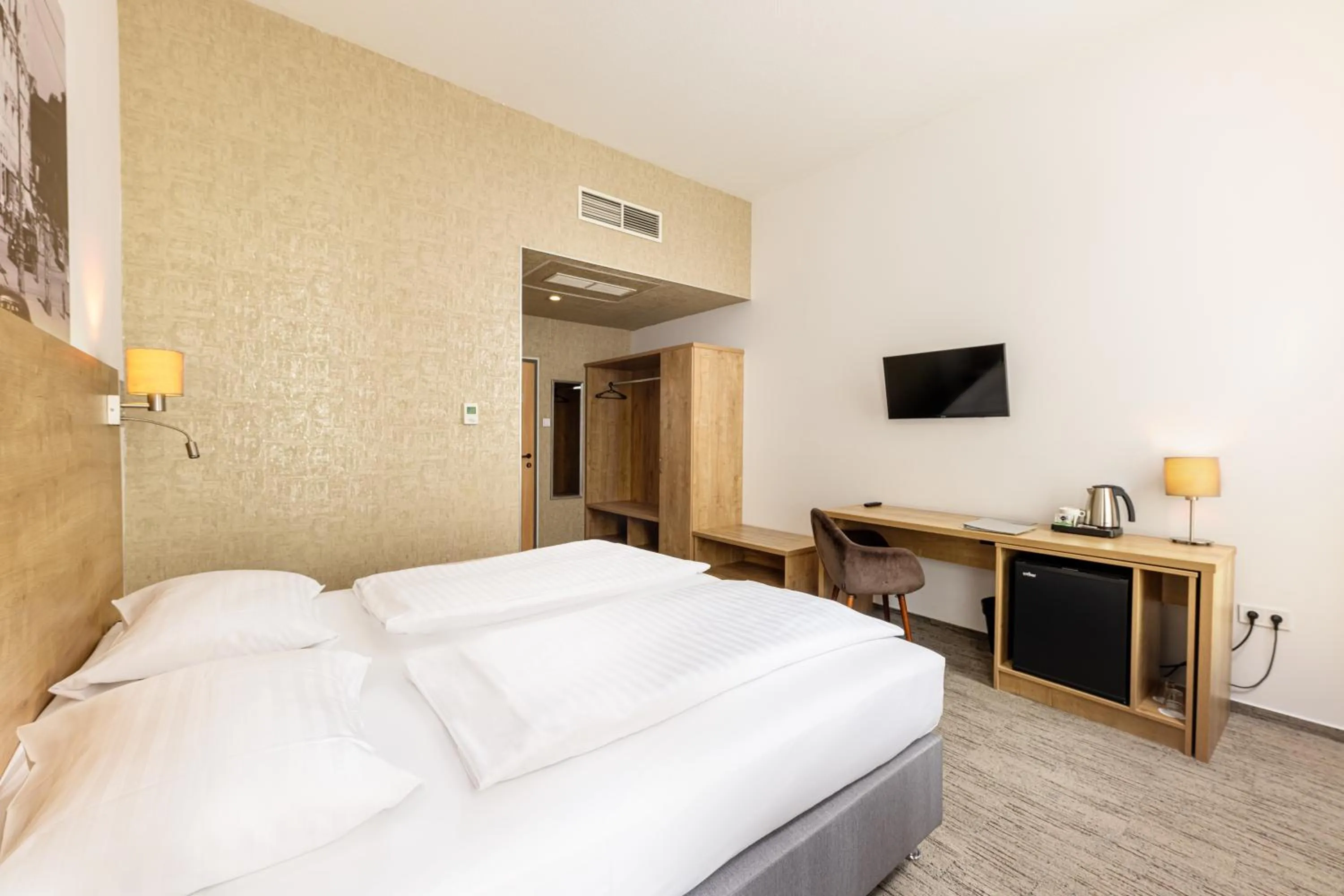 Bed in City Hotel Ring