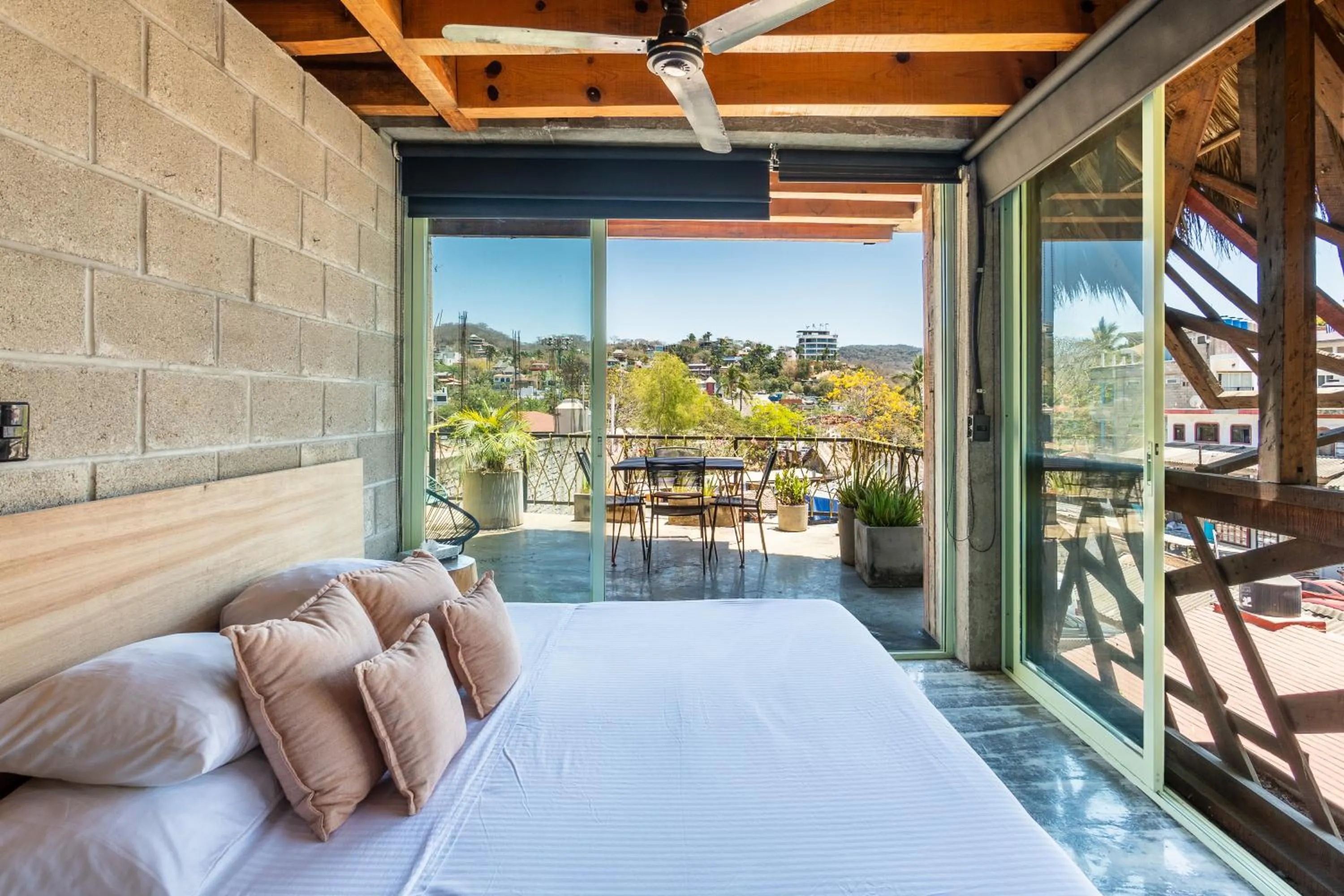 Bed in Papelillo Lofts