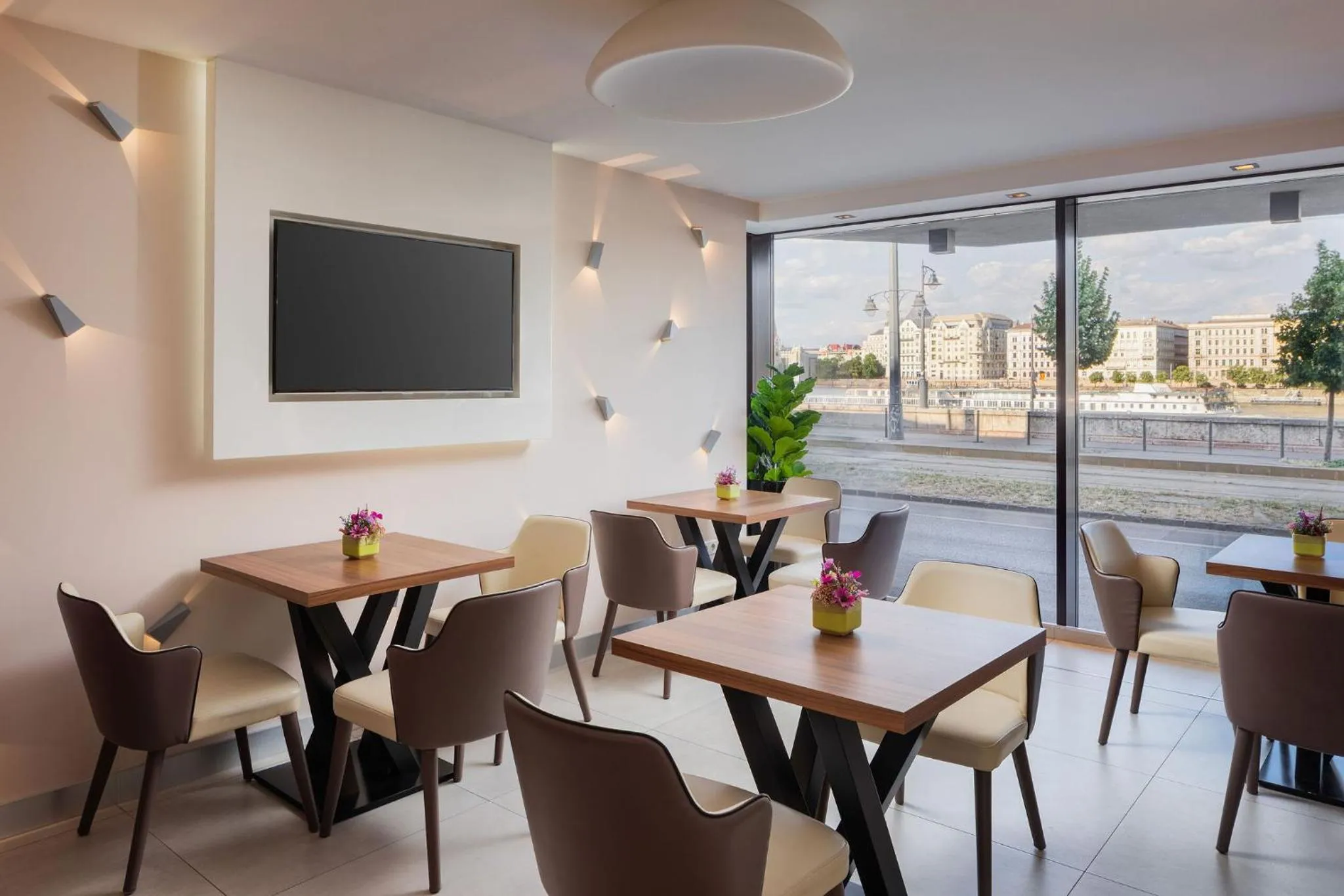 Lounge or bar in Boutique Hotel Victoria Budapest