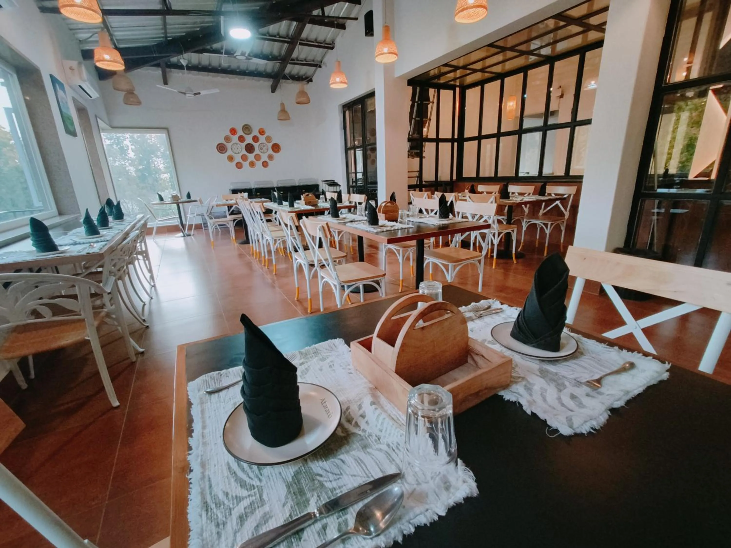 Restaurant/places to eat in Ataraxia Crestmont Resort & Spa