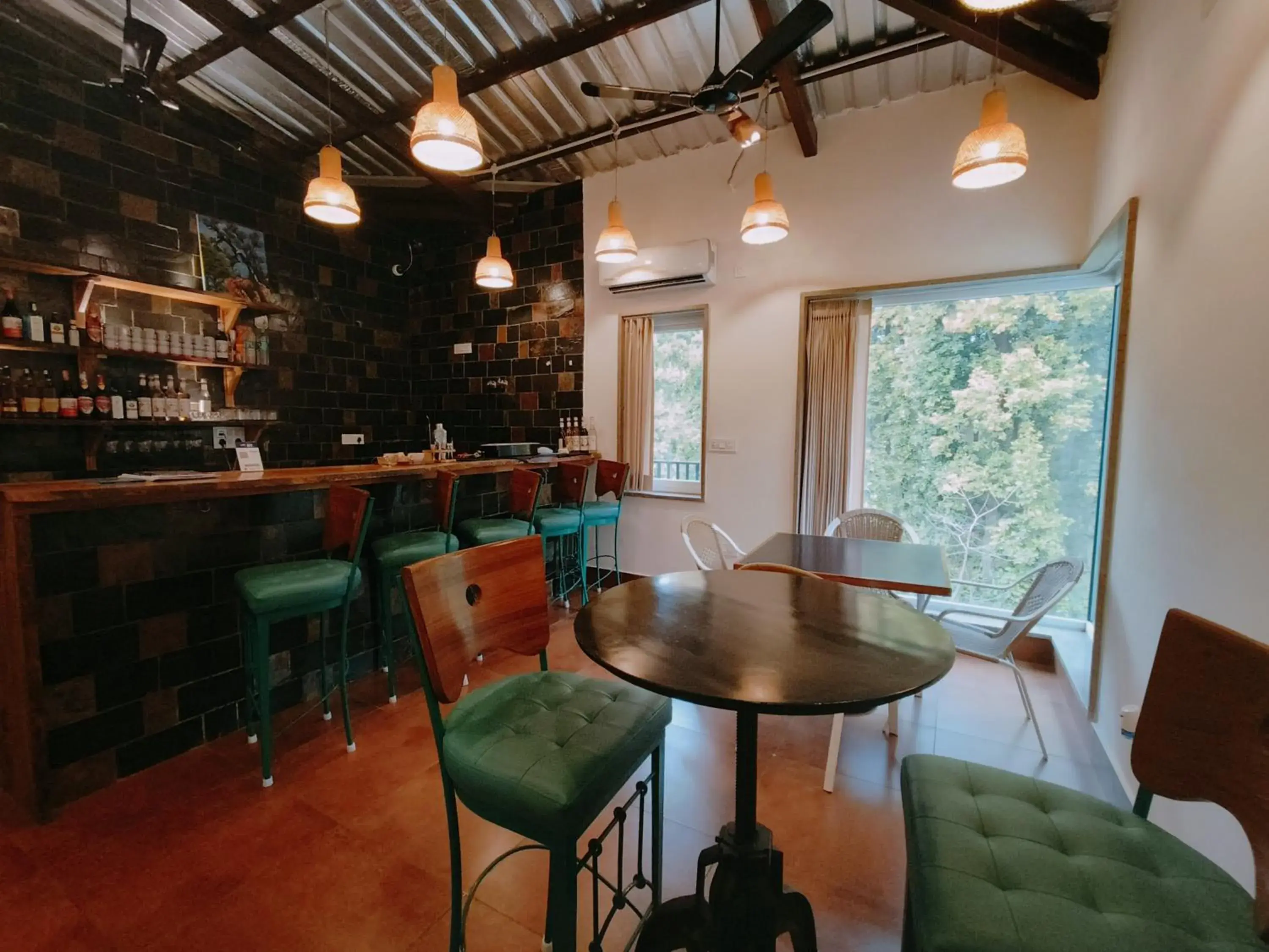 Lounge or bar in Ataraxia Crestmont Resort & Spa Lounge or bar in Ataraxia Crestmont Resort & Spa