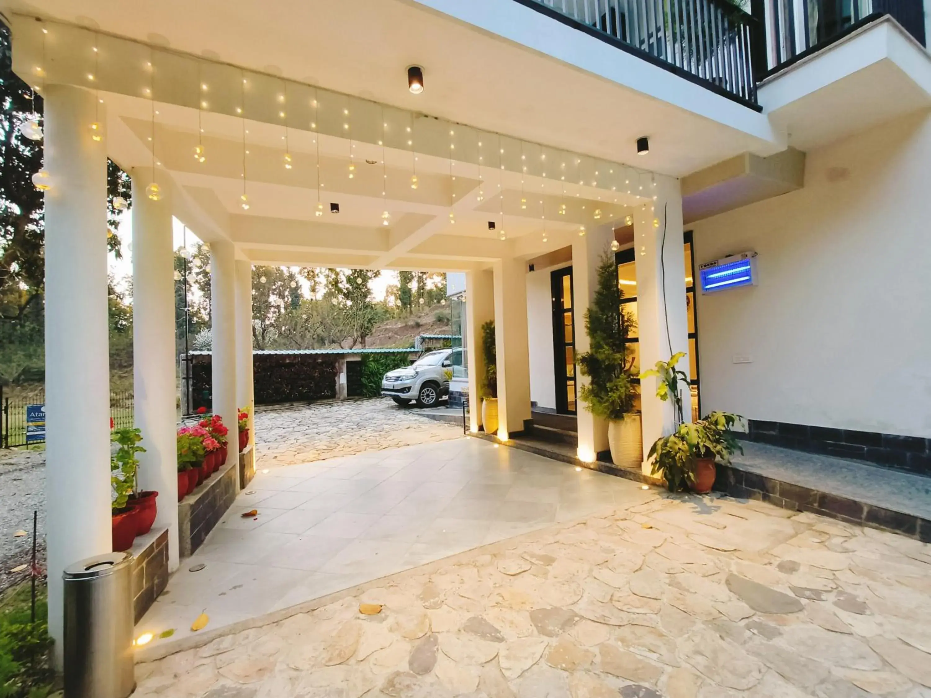 Facade/entrance in Ataraxia Crestmont Resort & Spa Facade/entrance in Ataraxia Crestmont Resort & Spa