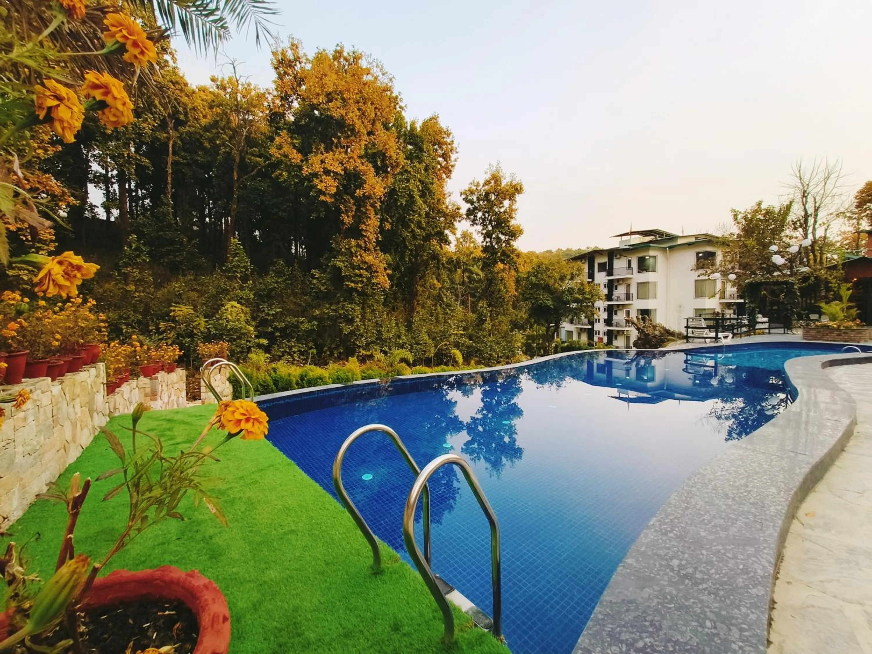 Swimming pool in Ataraxia Crestmont Resort & Spa