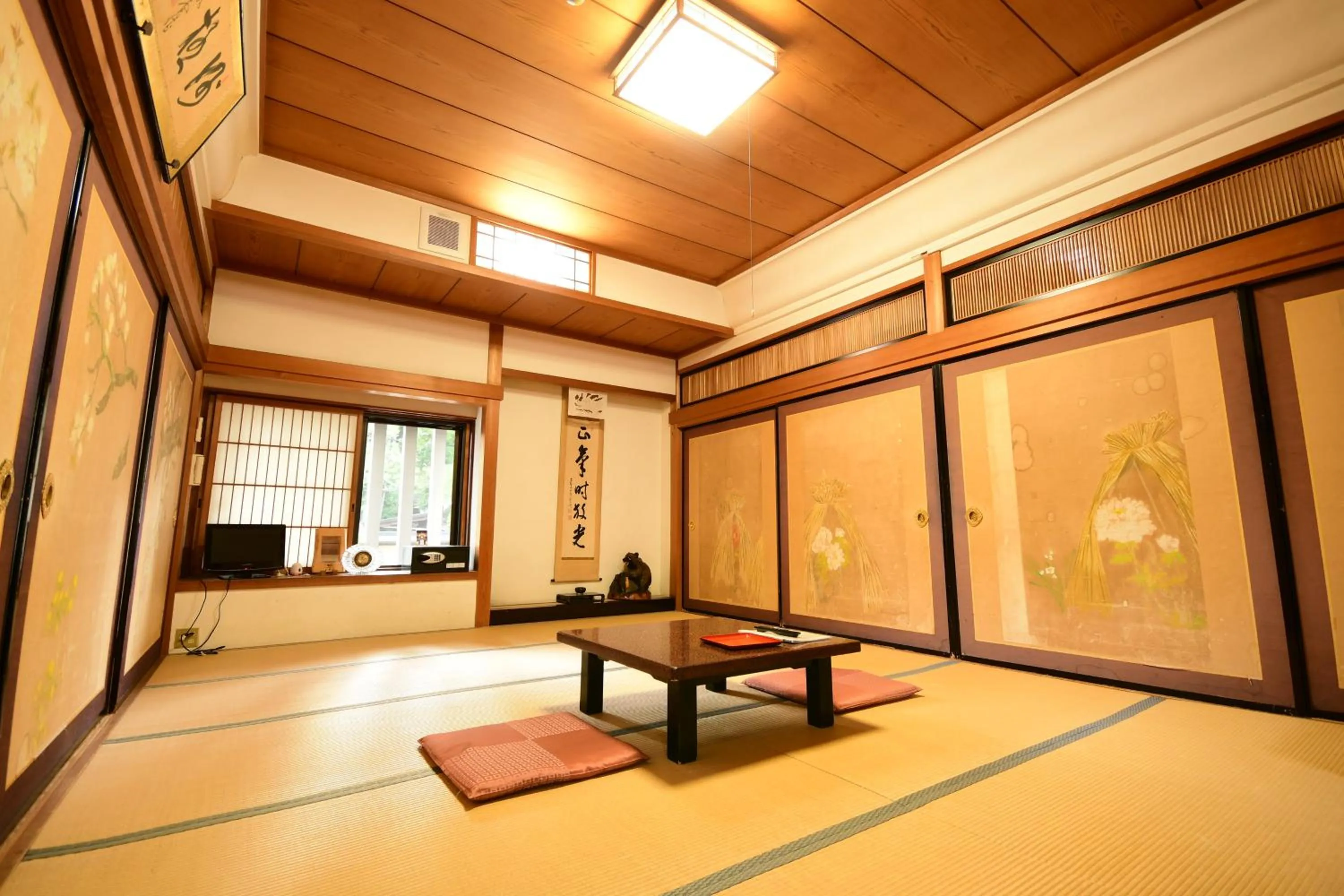 Photo of the whole room in Koyasan Shukubo Fugenin