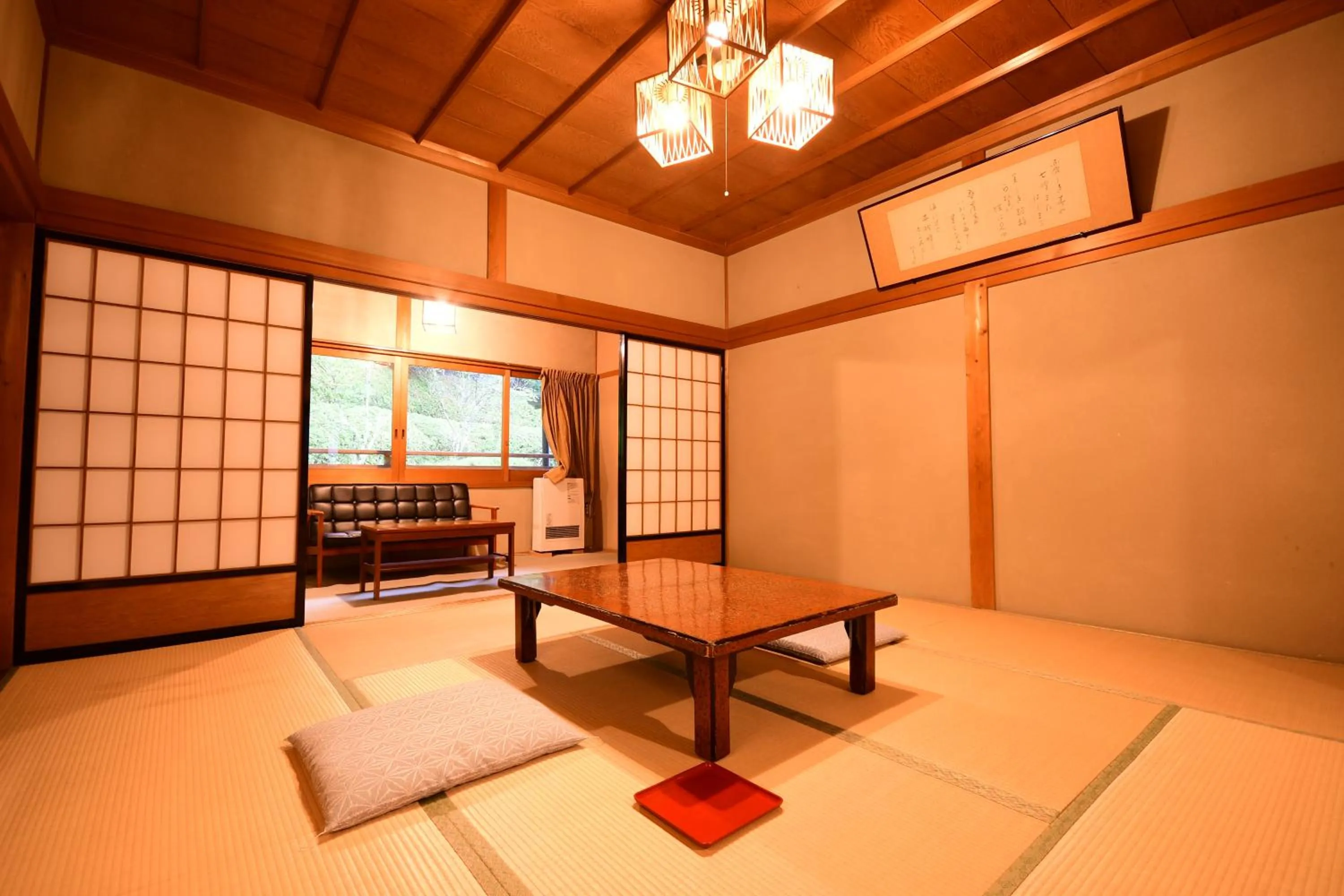 Photo of the whole room in Koyasan Shukubo Fugenin
