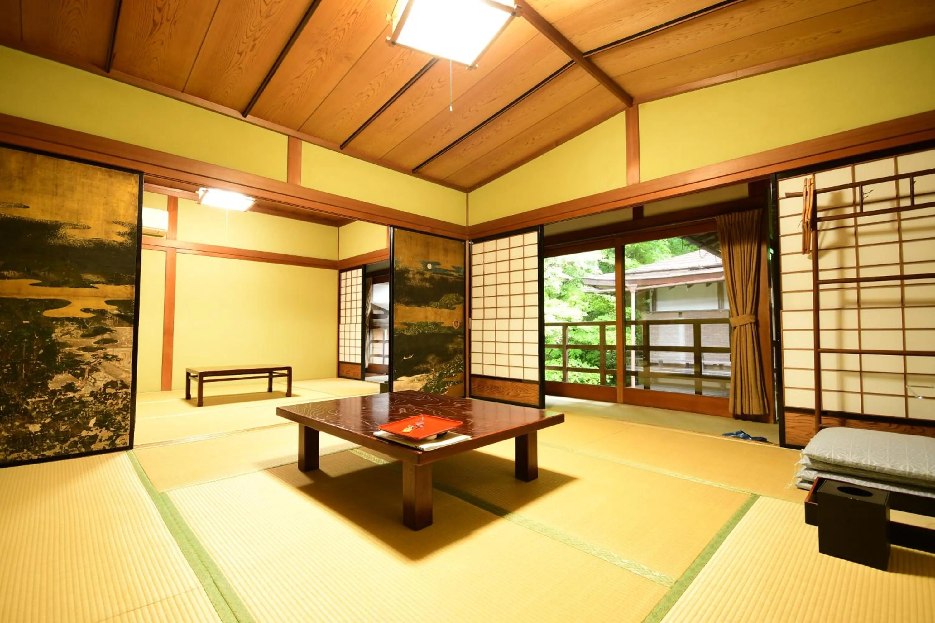 Photo of the whole room in Koyasan Shukubo Fugenin