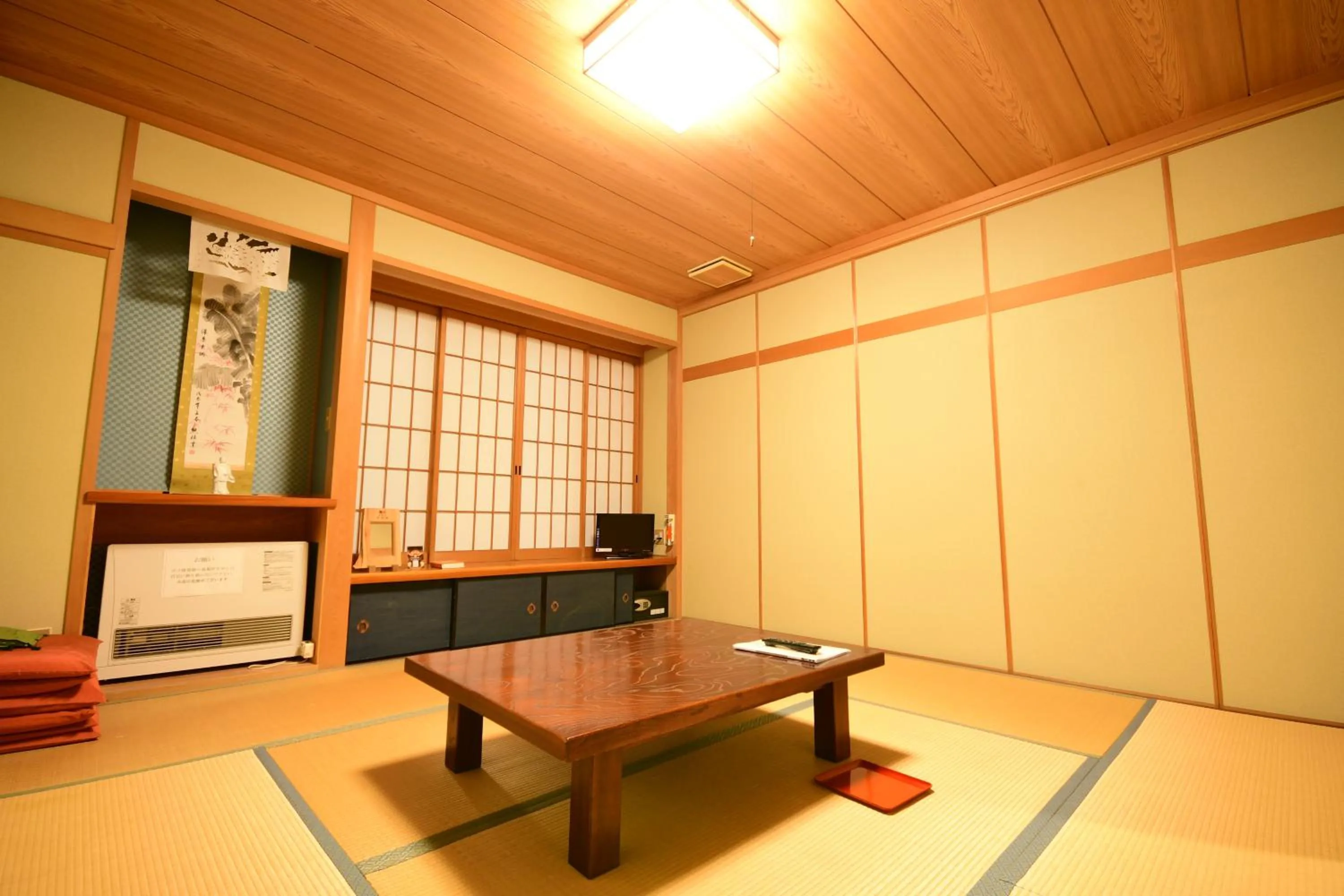 Photo of the whole room in Koyasan Shukubo Fugenin
