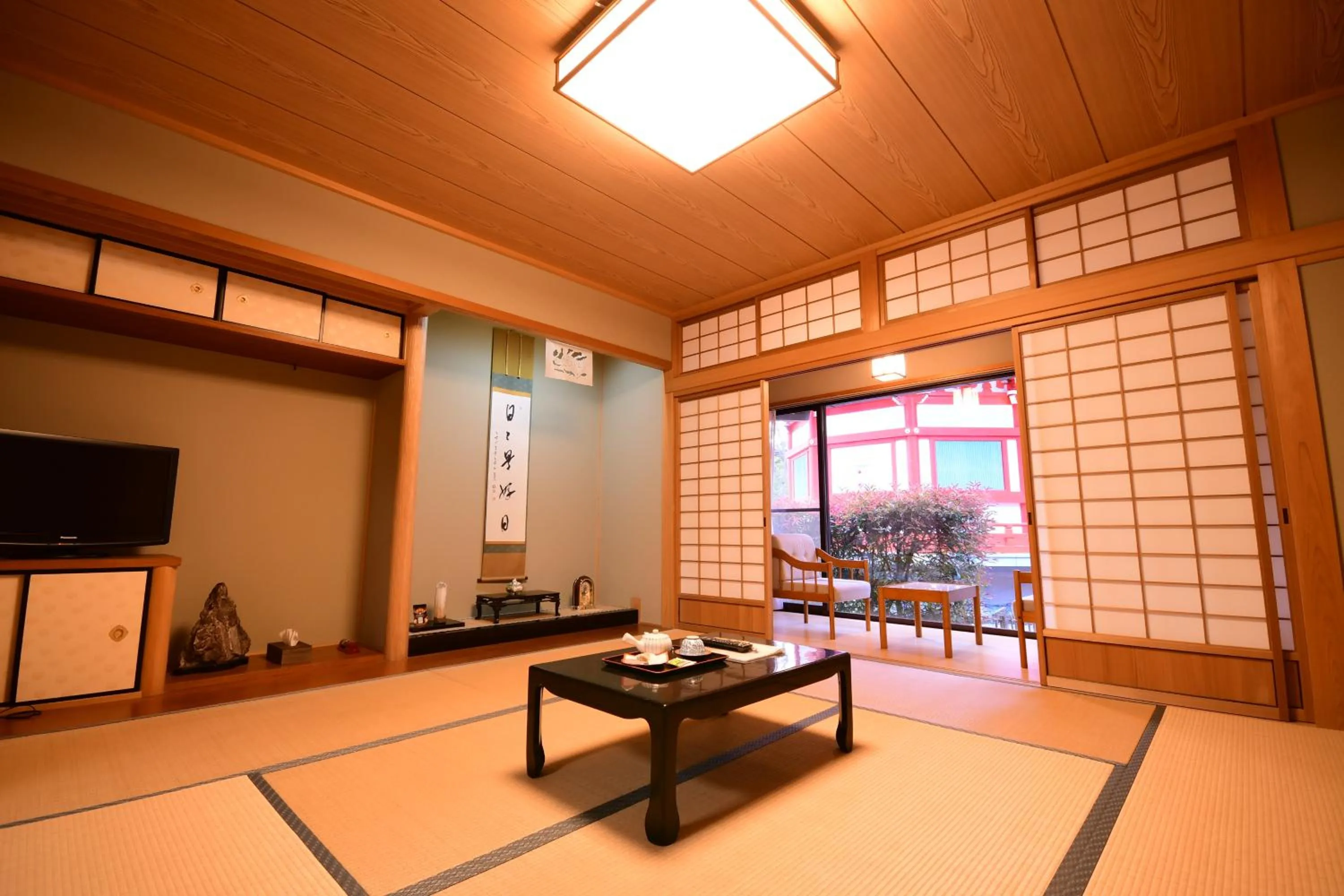 Photo of the whole room in Koyasan Shukubo Fugenin