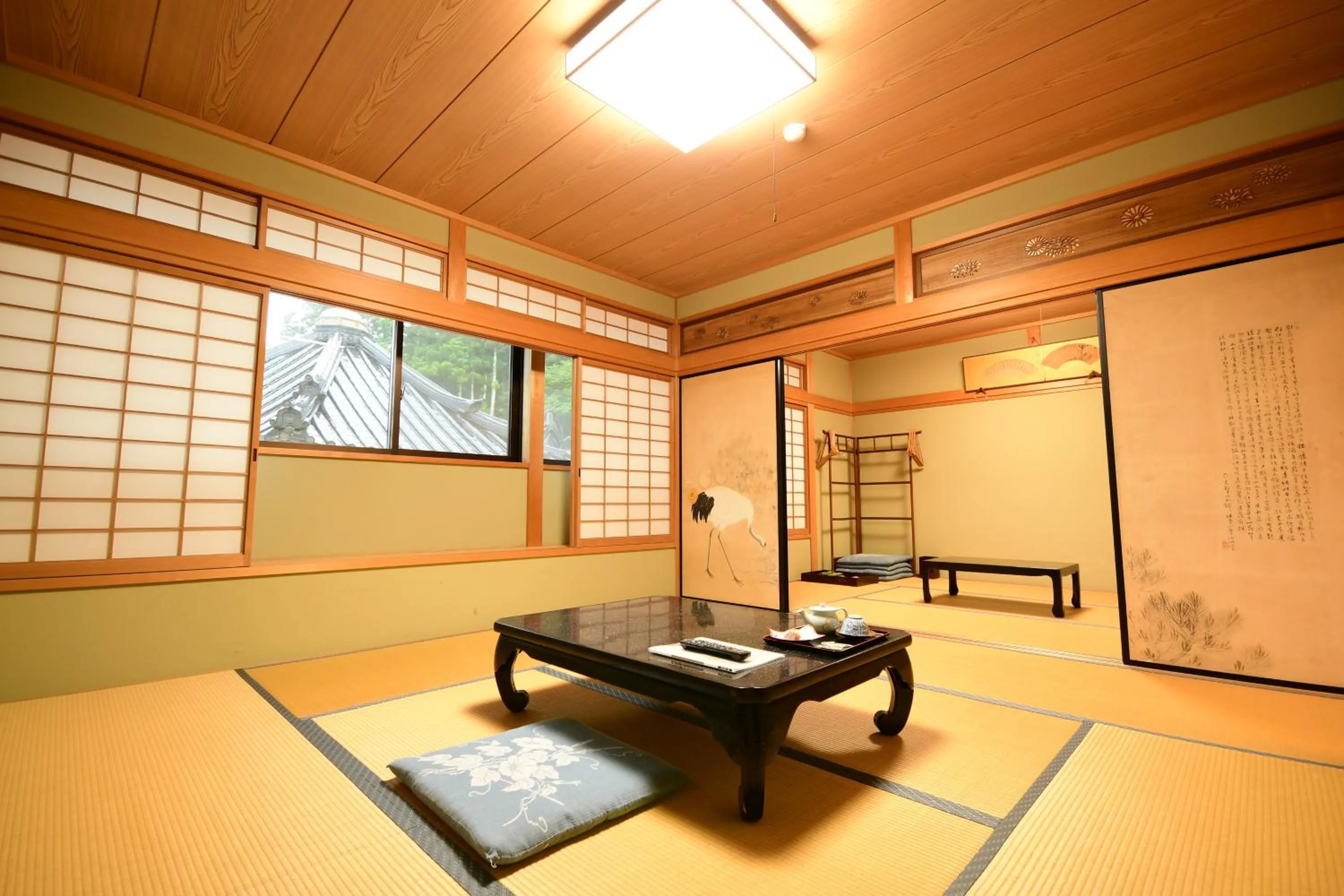 Photo of the whole room in Koyasan Shukubo Fugenin
