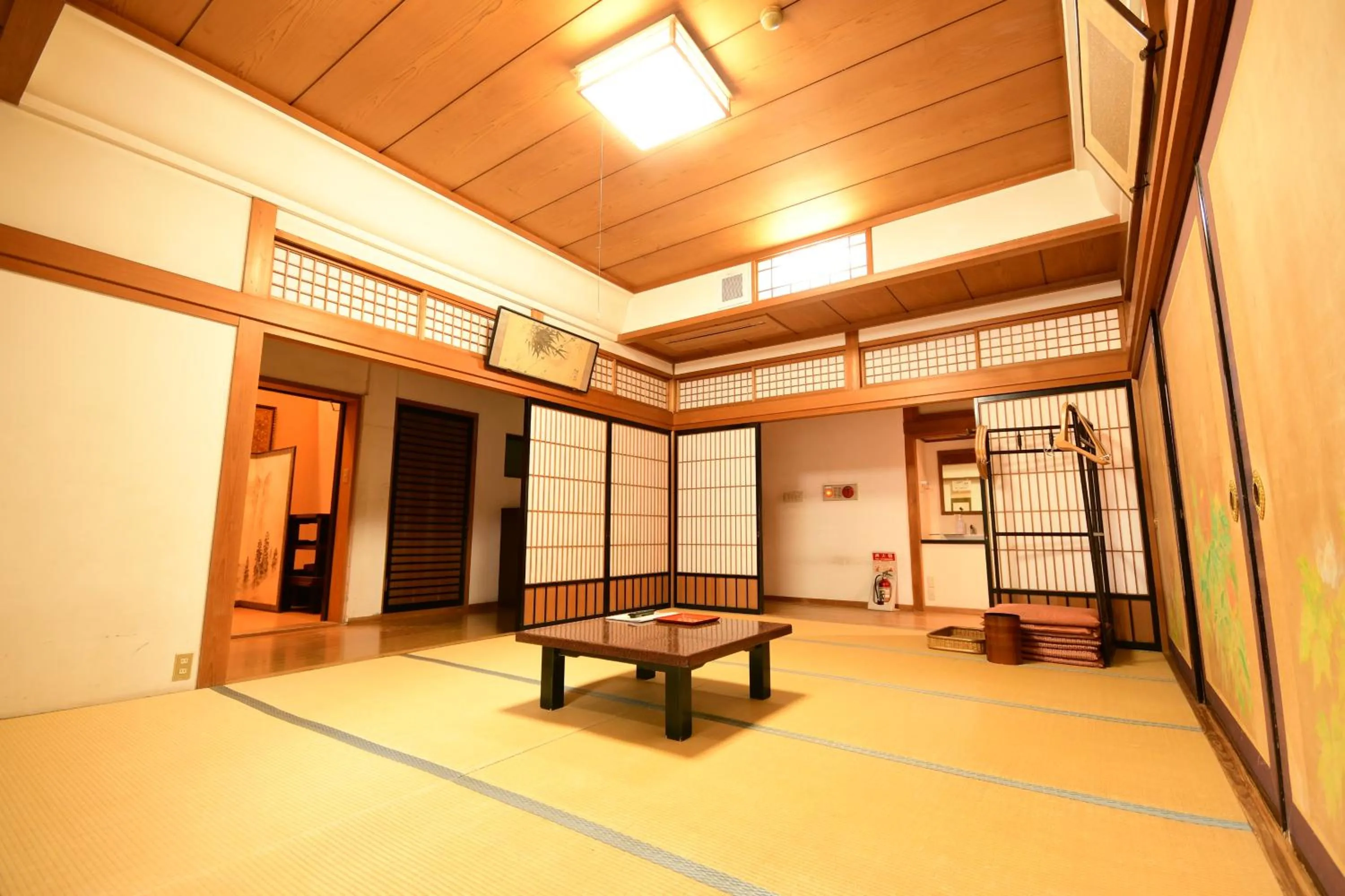 Photo of the whole room in Koyasan Shukubo Fugenin