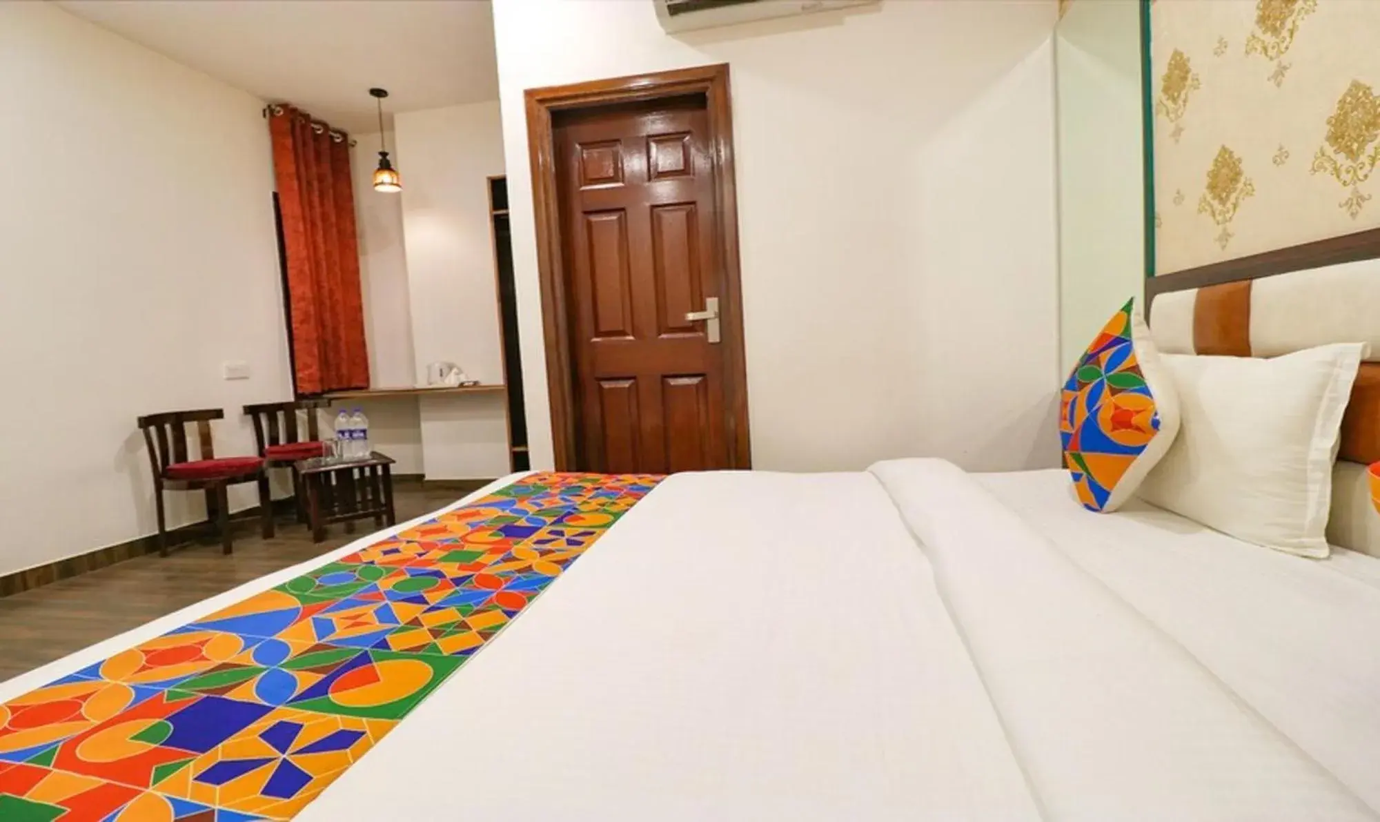 Bed in Hotel California Heights Bed in Hotel California Heights