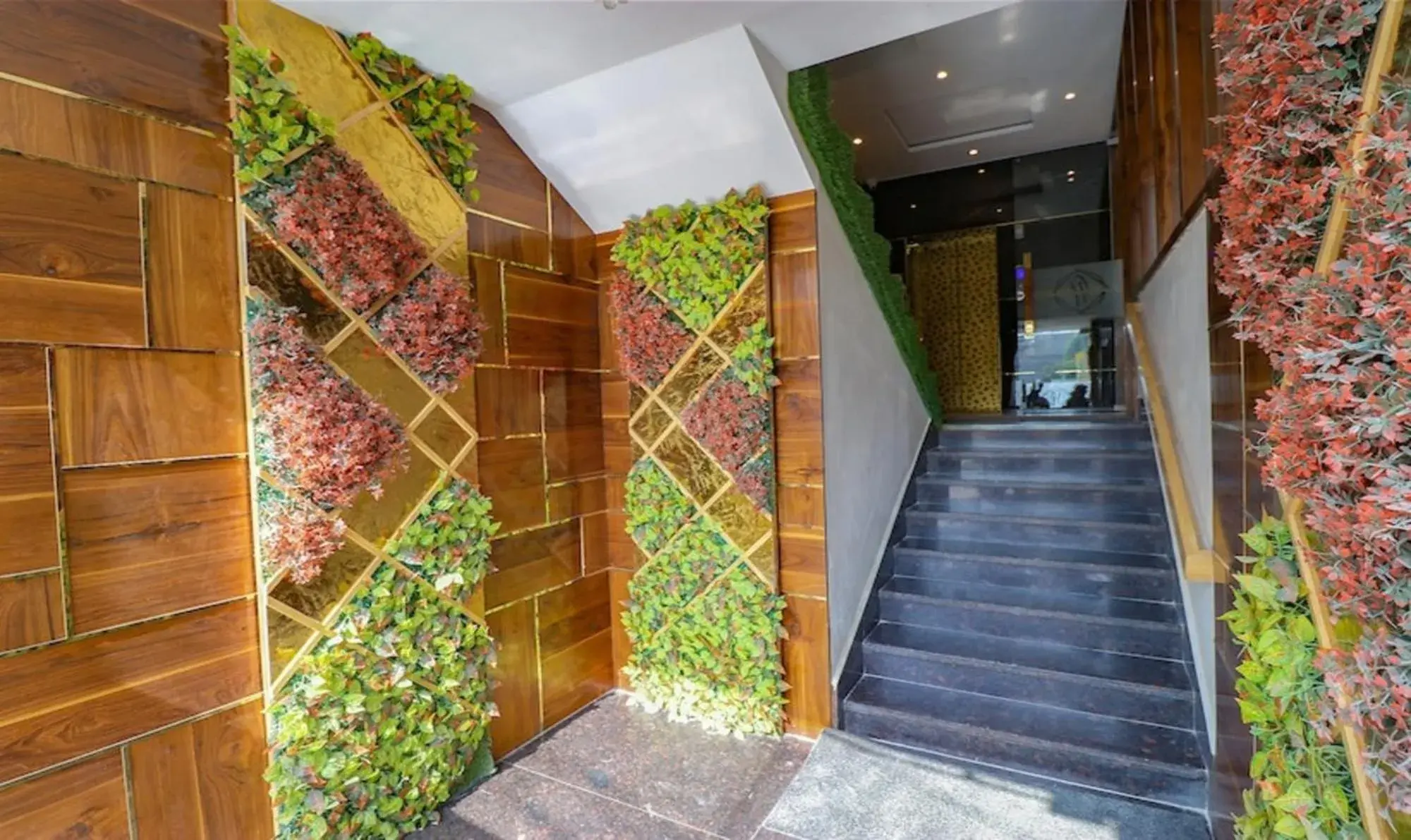 Facade/entrance in Hotel California Heights Facade/entrance in Hotel California Heights