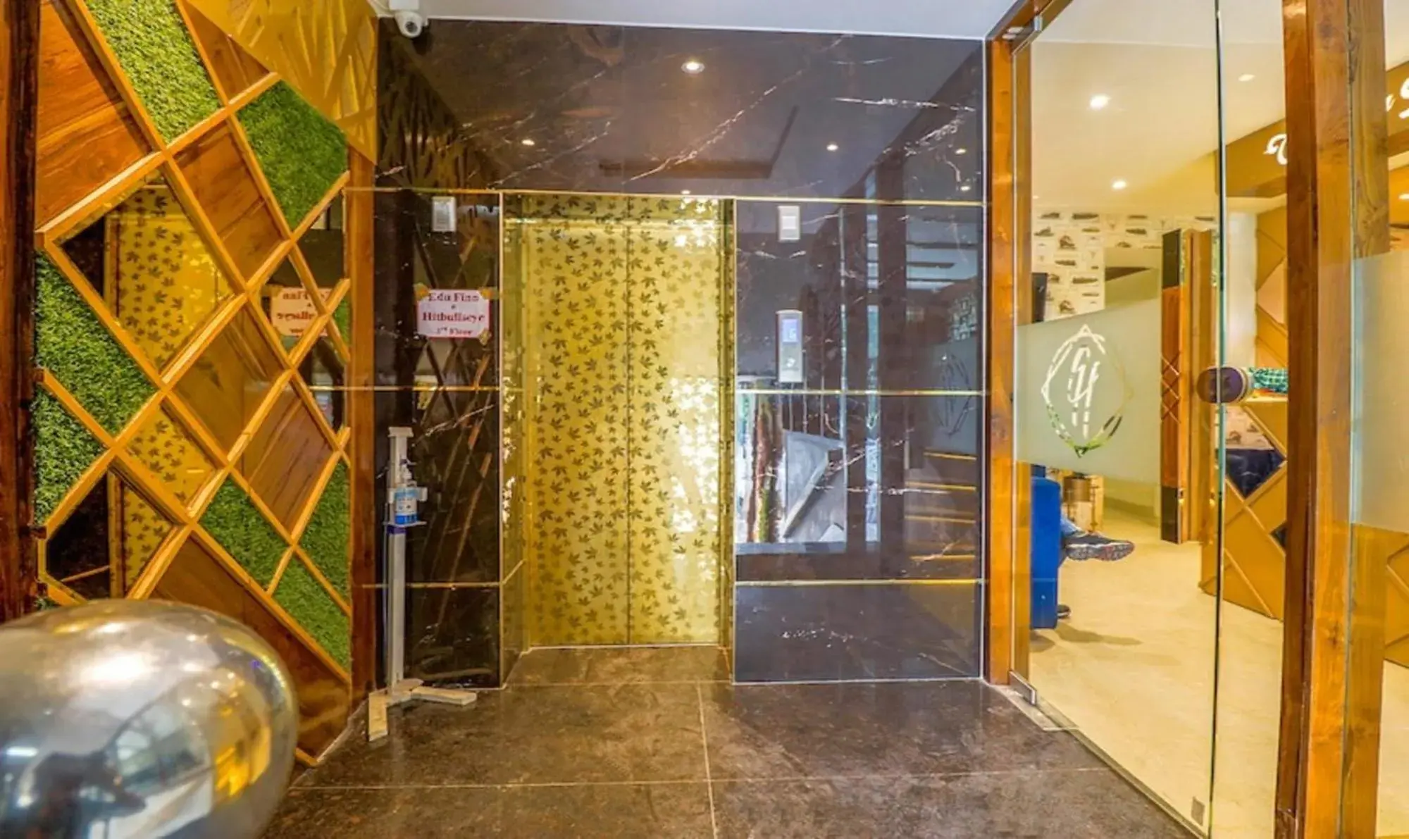 Lobby or reception in Hotel California Heights Lobby or reception in Hotel California Heights