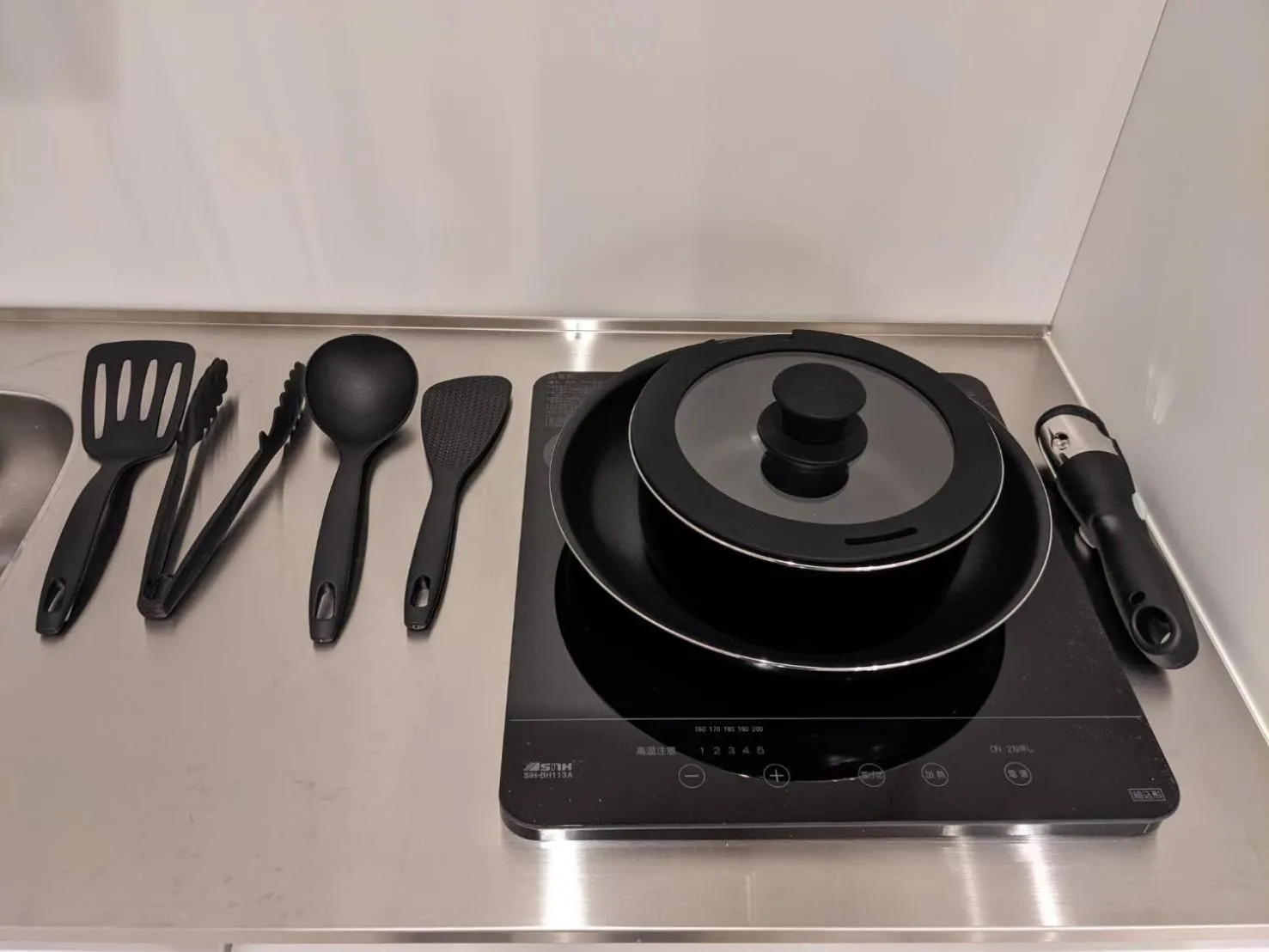 Kitchen or kitchenette in Villa Roppongi