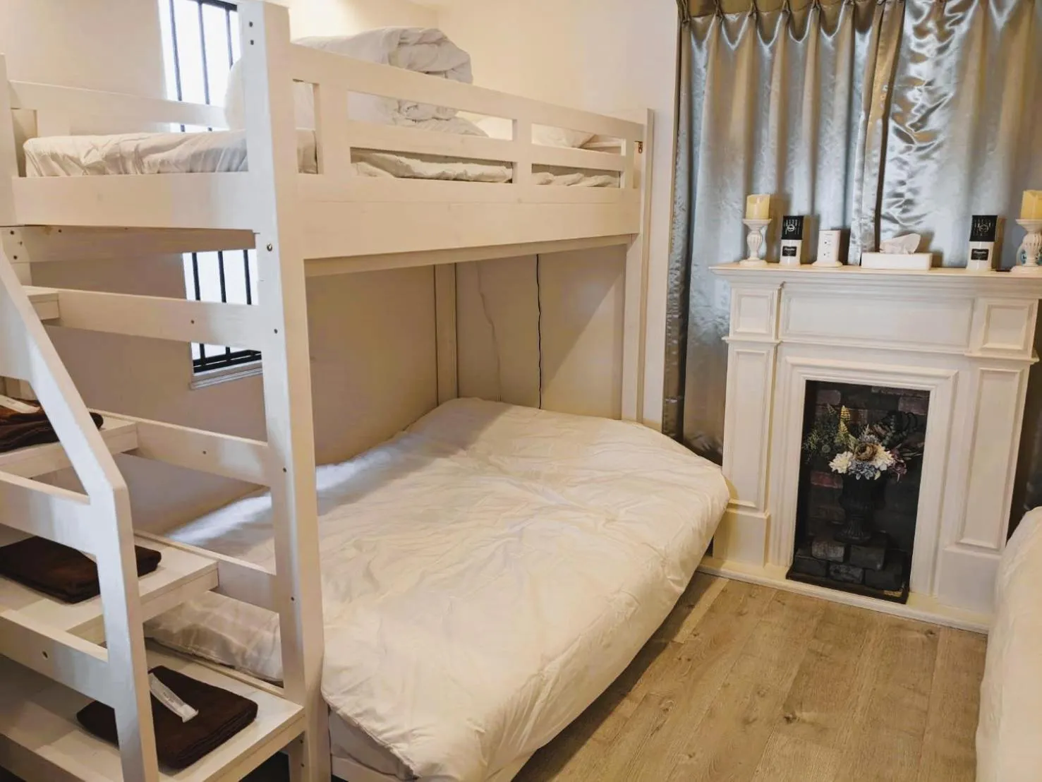 bunk bed, Bed in Villa Roppongi