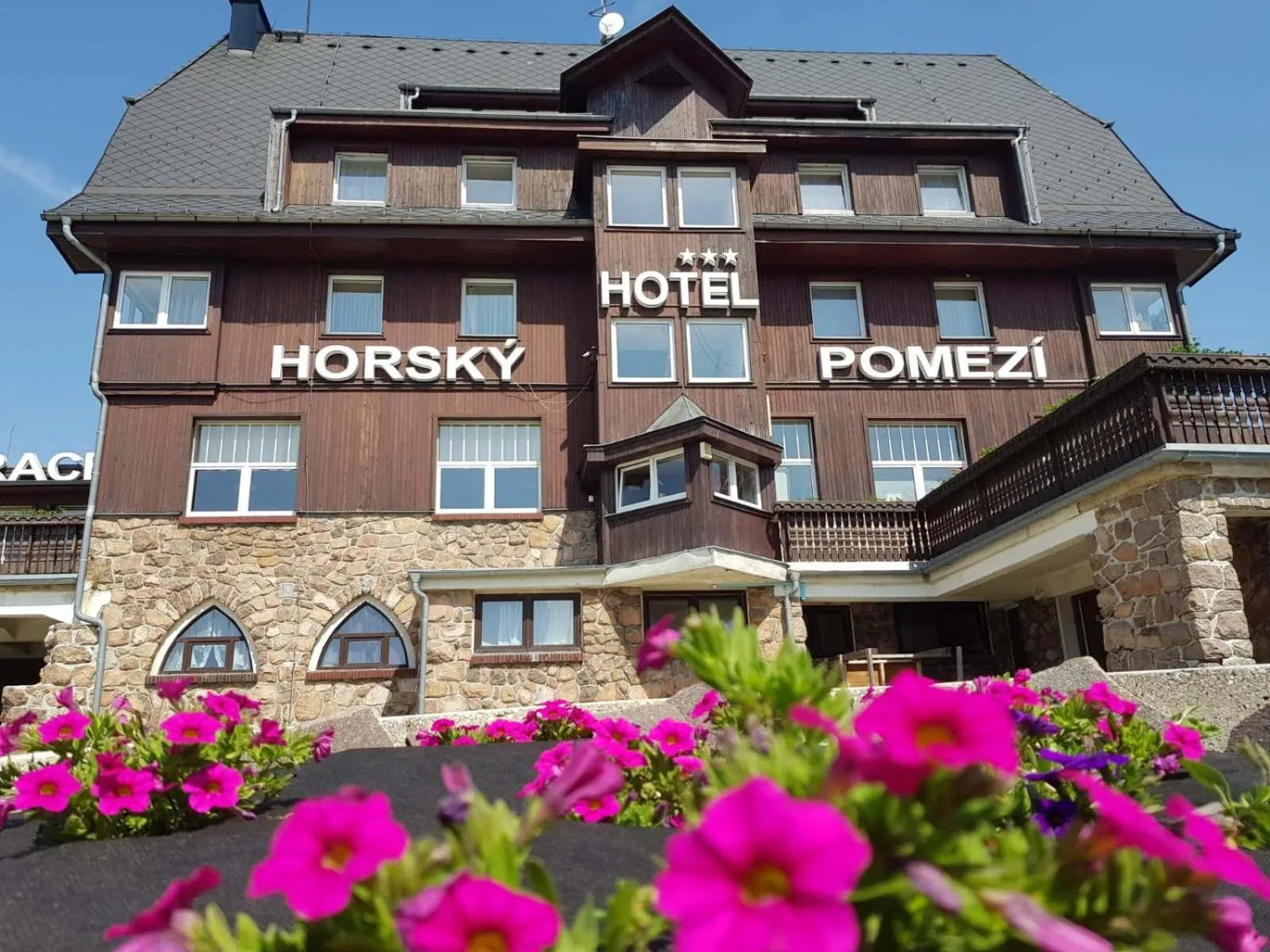 Property building in Hotel Pomezí