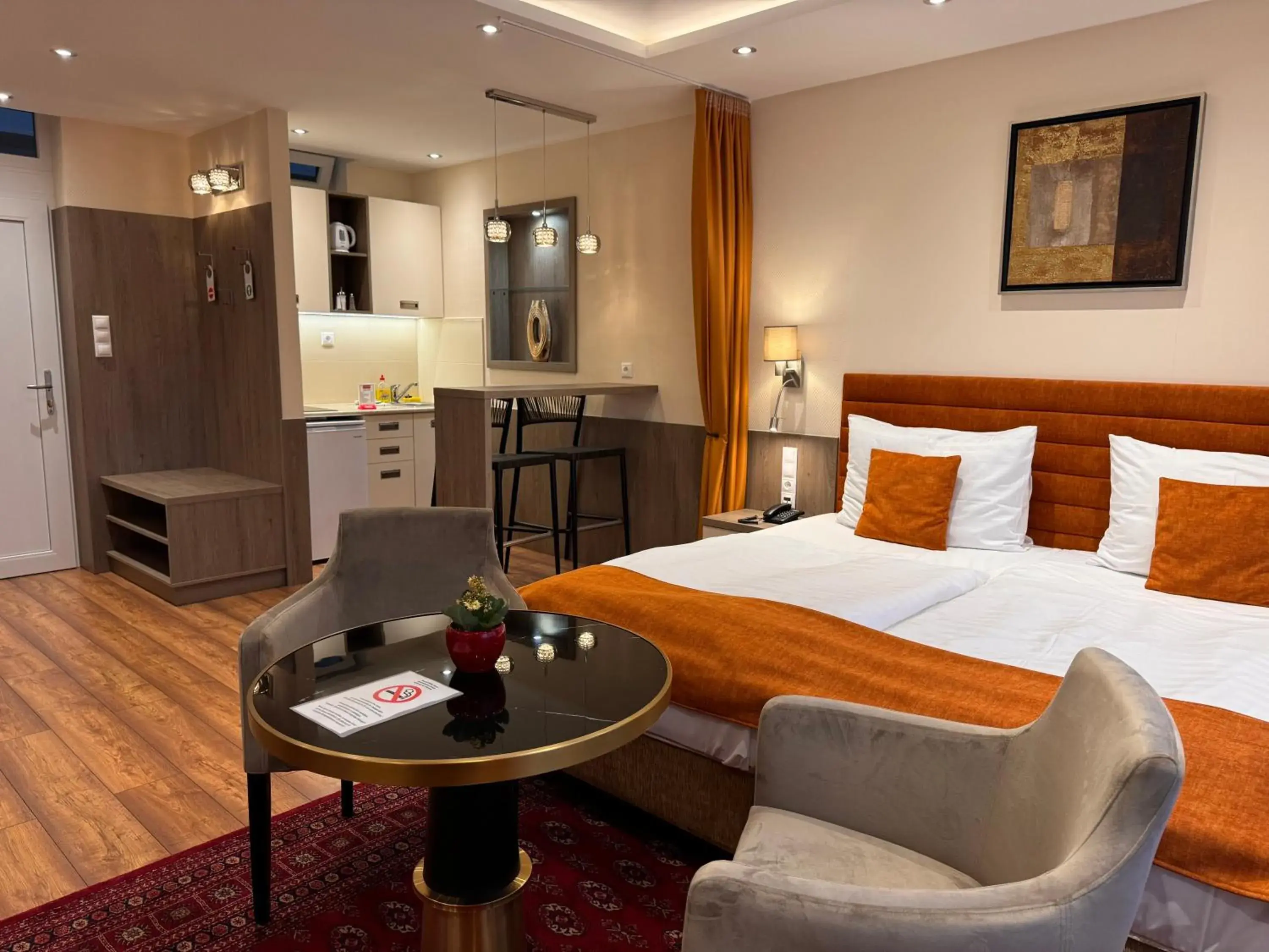 Bedroom, Bed in Hotel Charles Bedroom, Bed in Hotel Charles