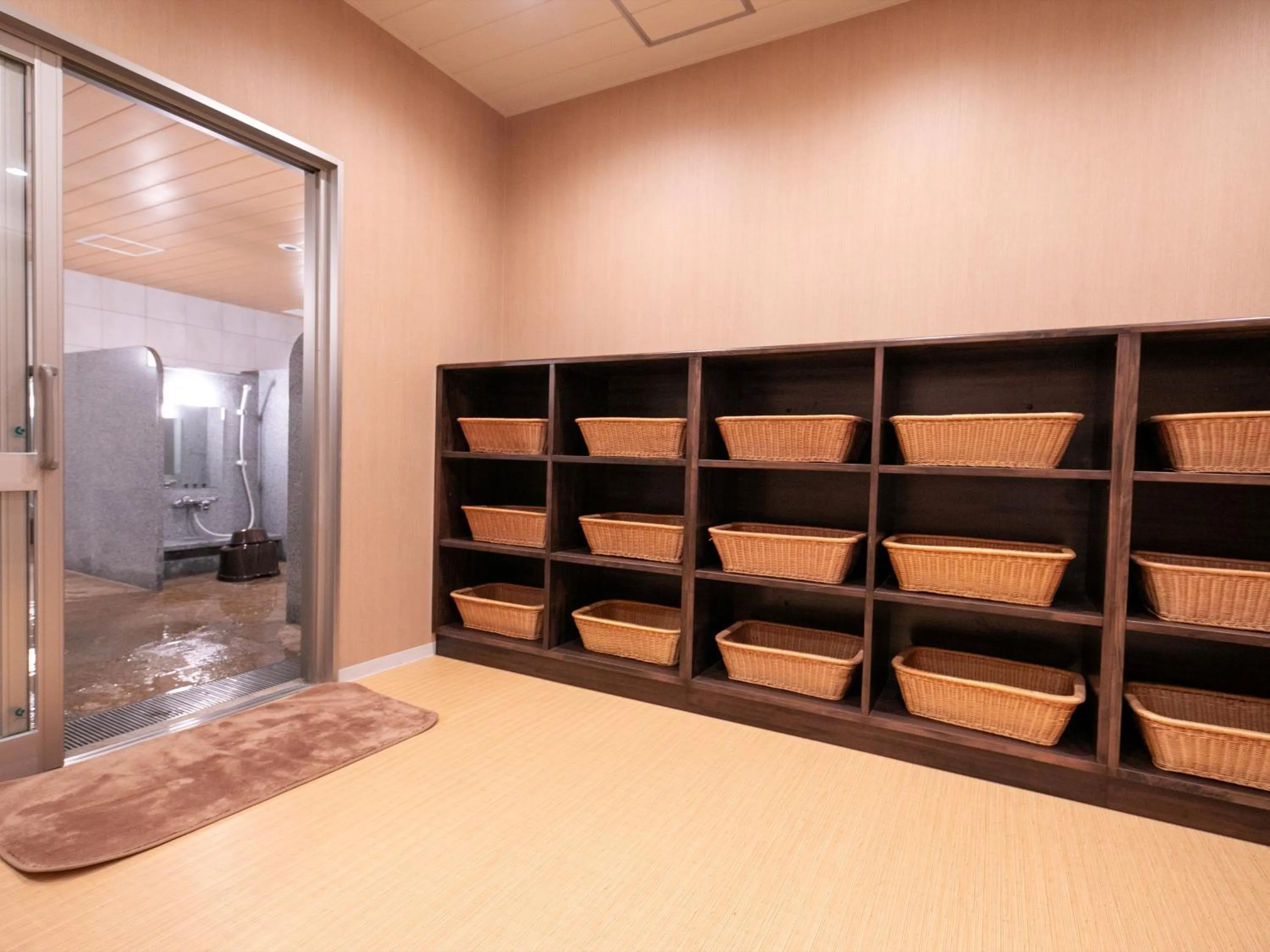 Public Bath in Hotel Best Price Kochi