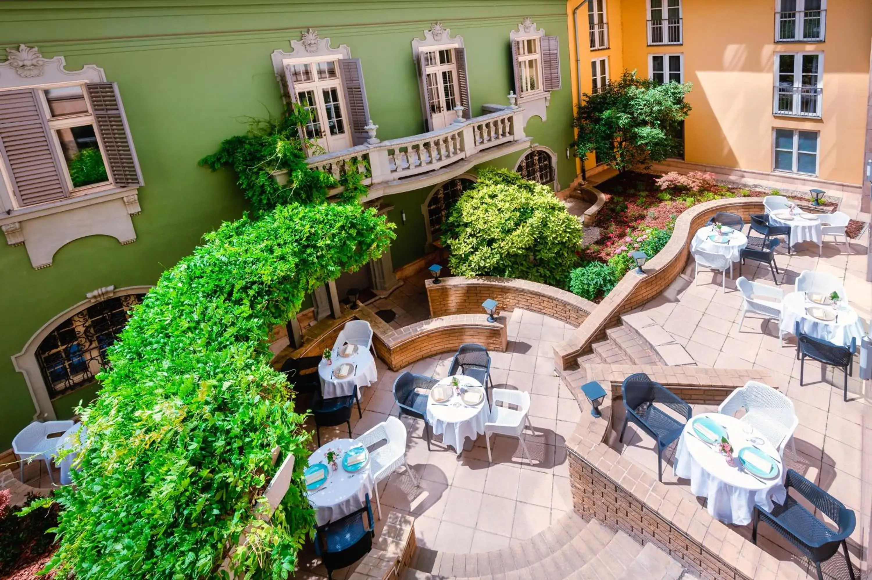 Property building in Park Plaza Budapest Property building in Park Plaza Budapest