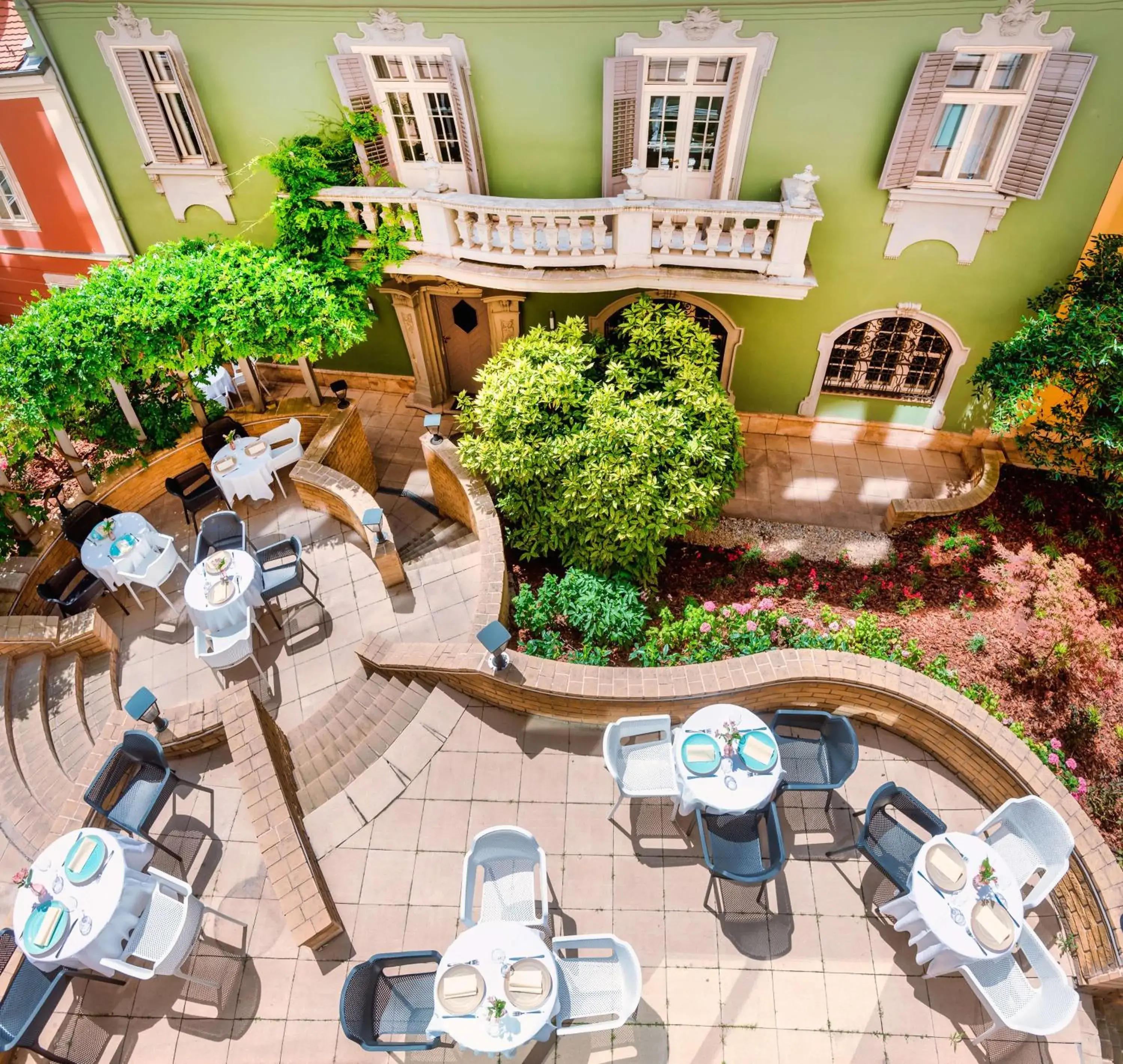 Property building in Park Plaza Budapest Property building in Park Plaza Budapest