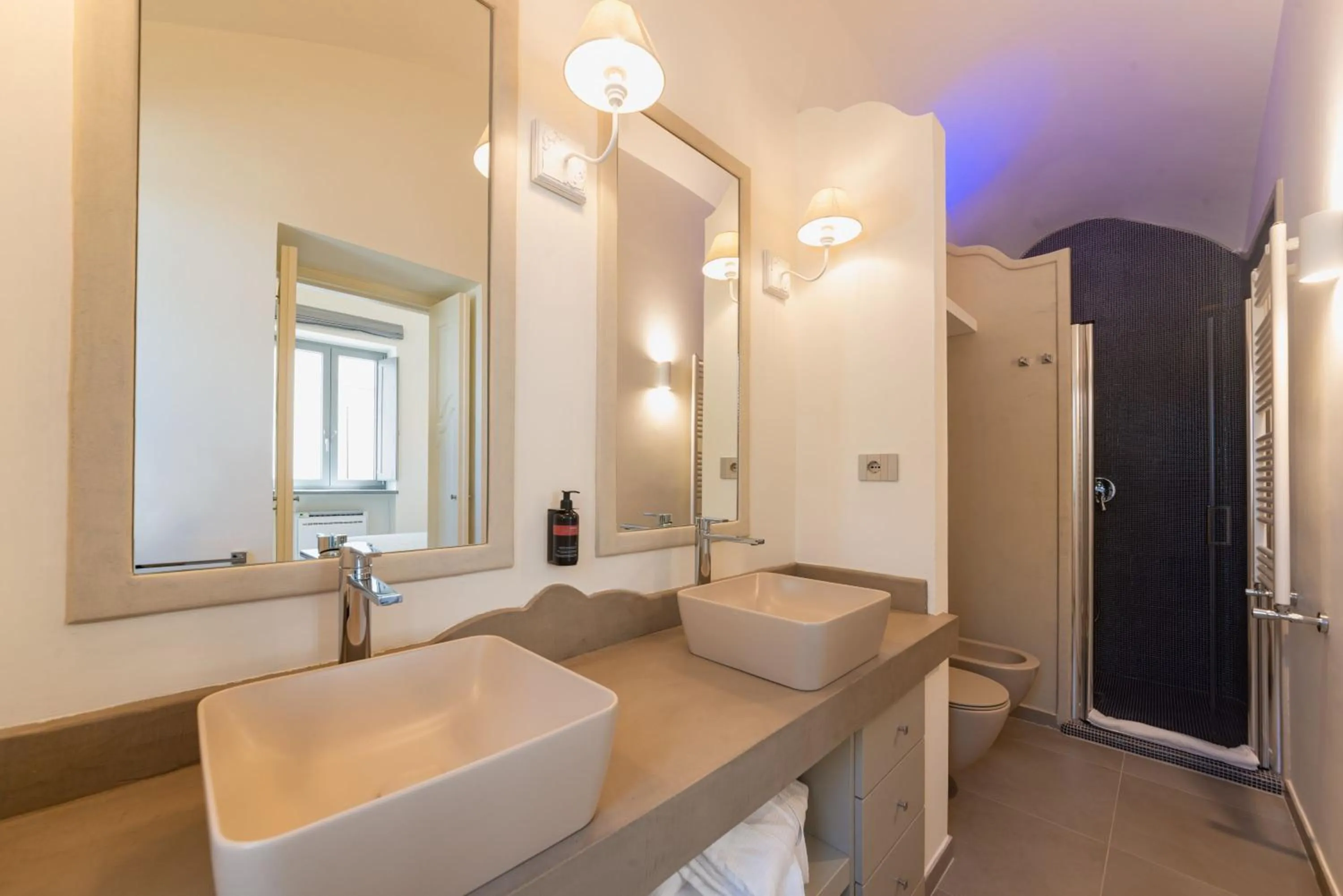 Insula Boutique Hotel