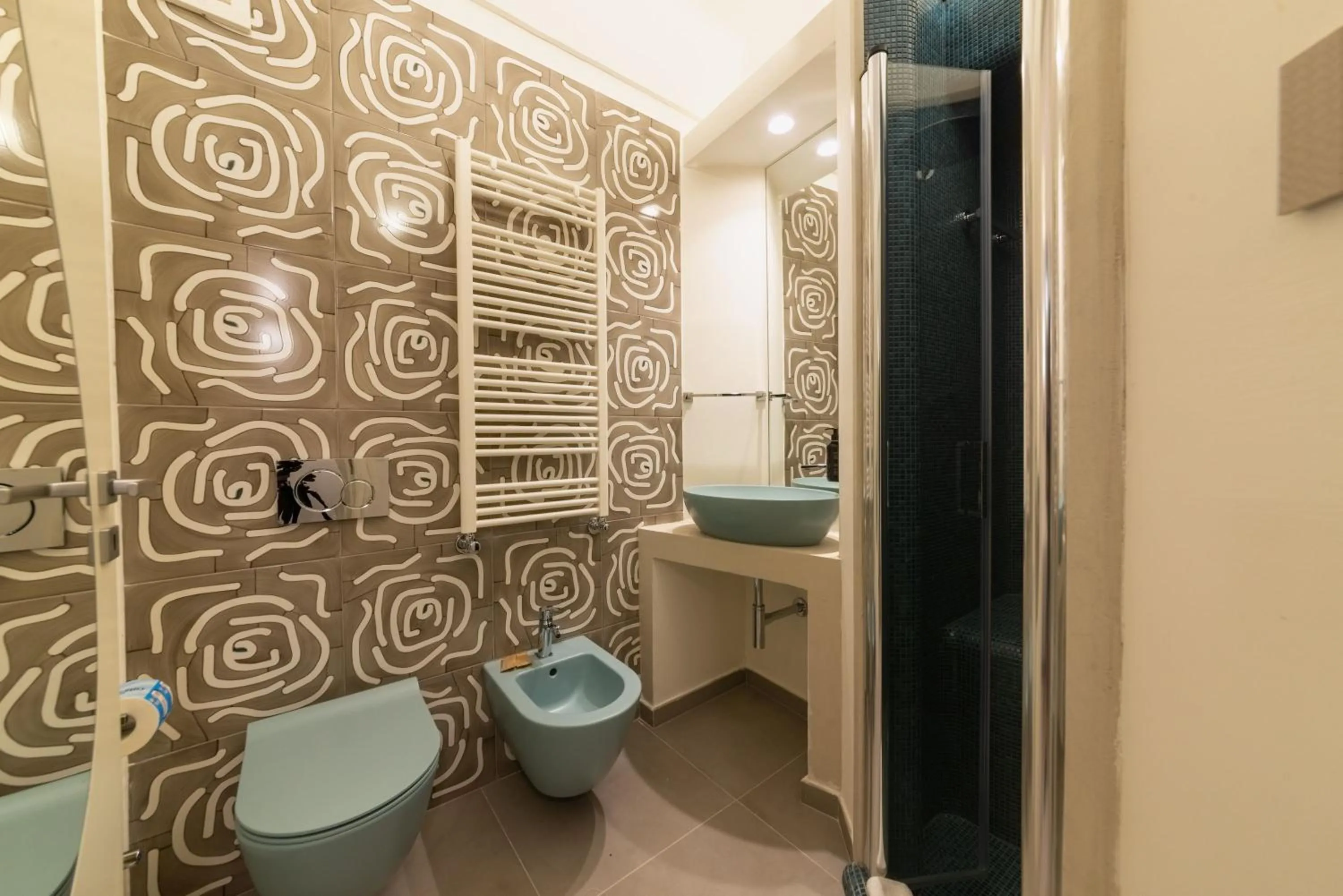 Shower in Insula Boutique Hotel