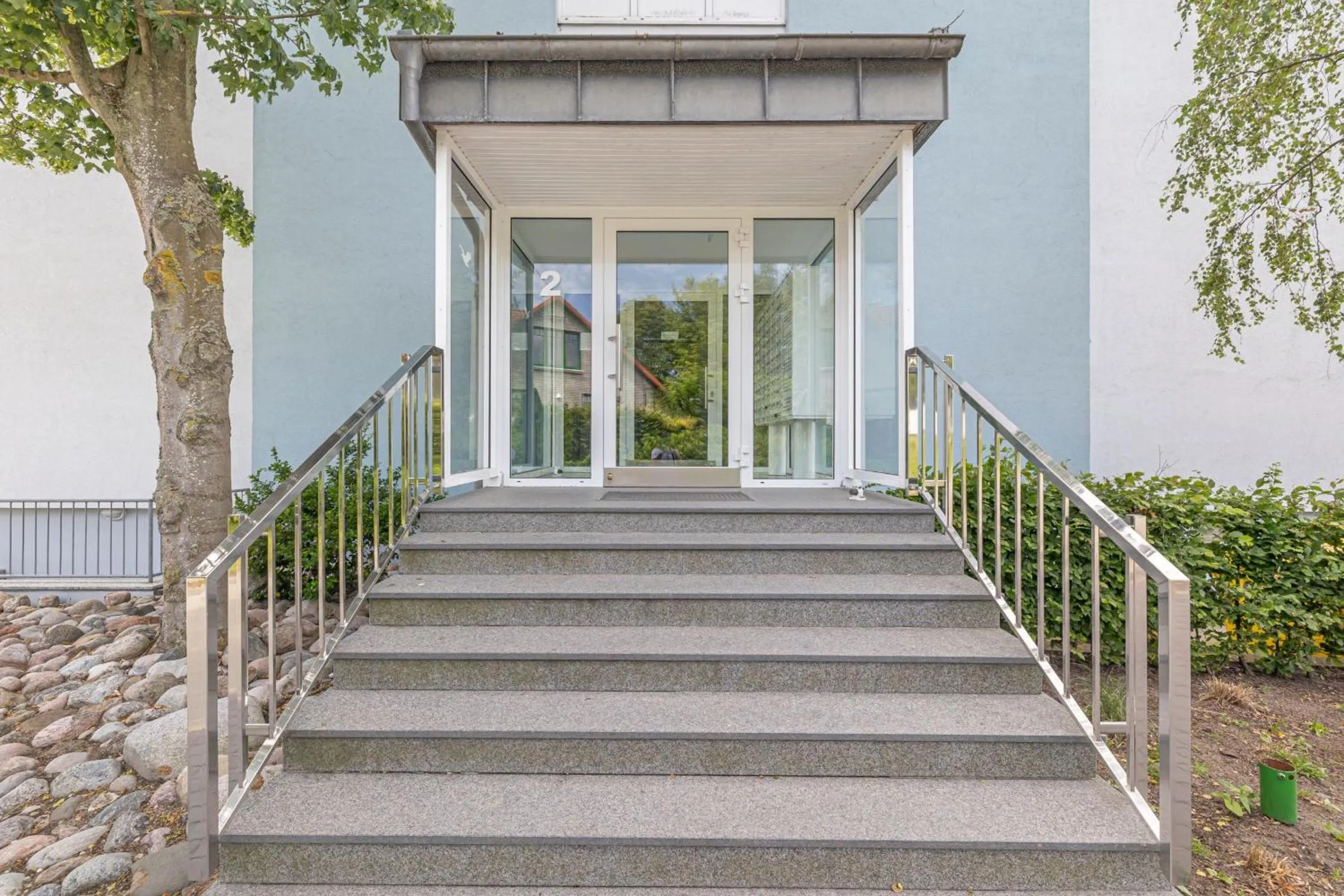Facade/entrance in fewo1846 - MeerSinne - Stilvolle Wohnung mit Balkon und Meerblick