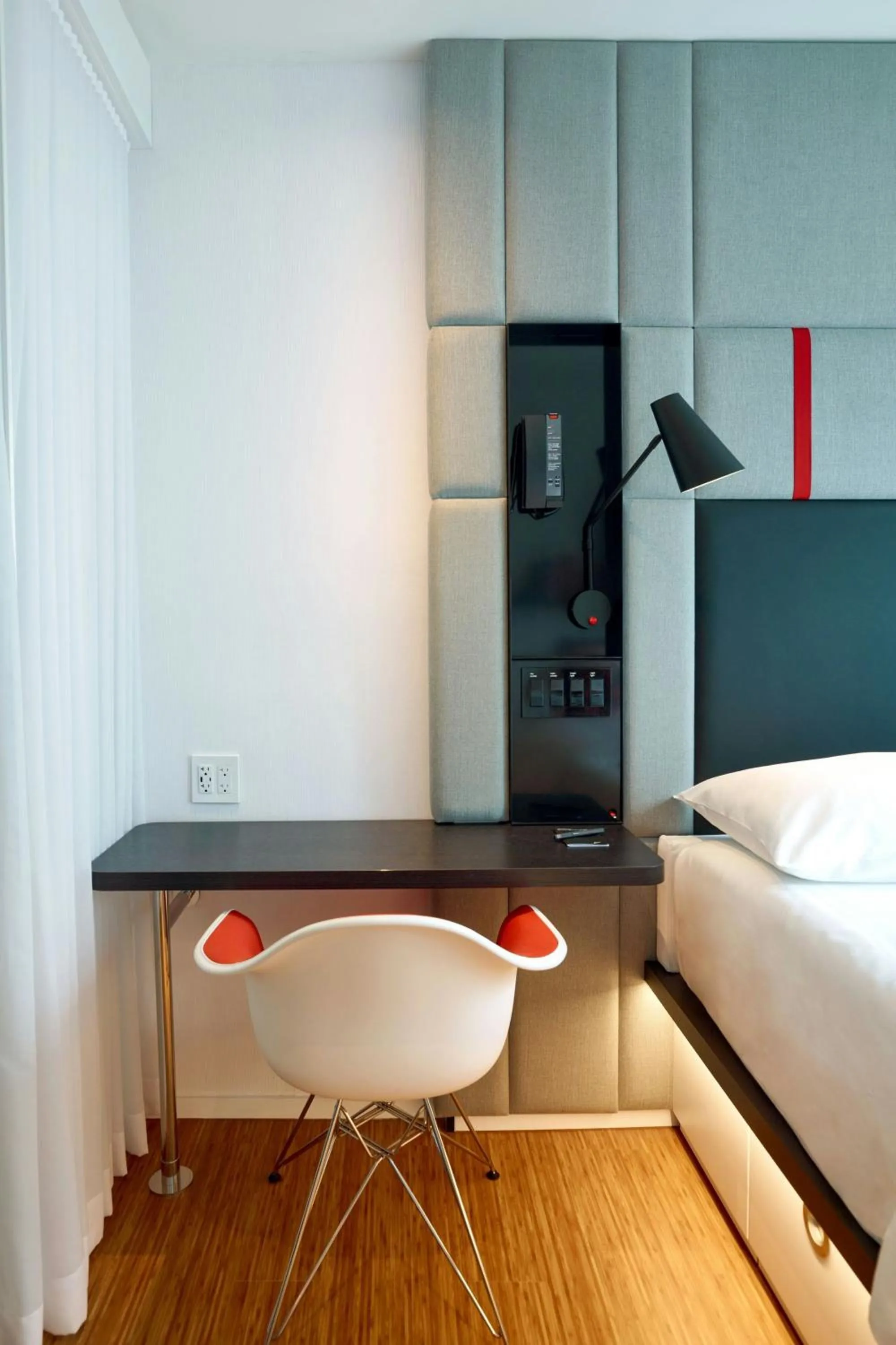 Bedroom, Bed in citizenM Miami Brickell