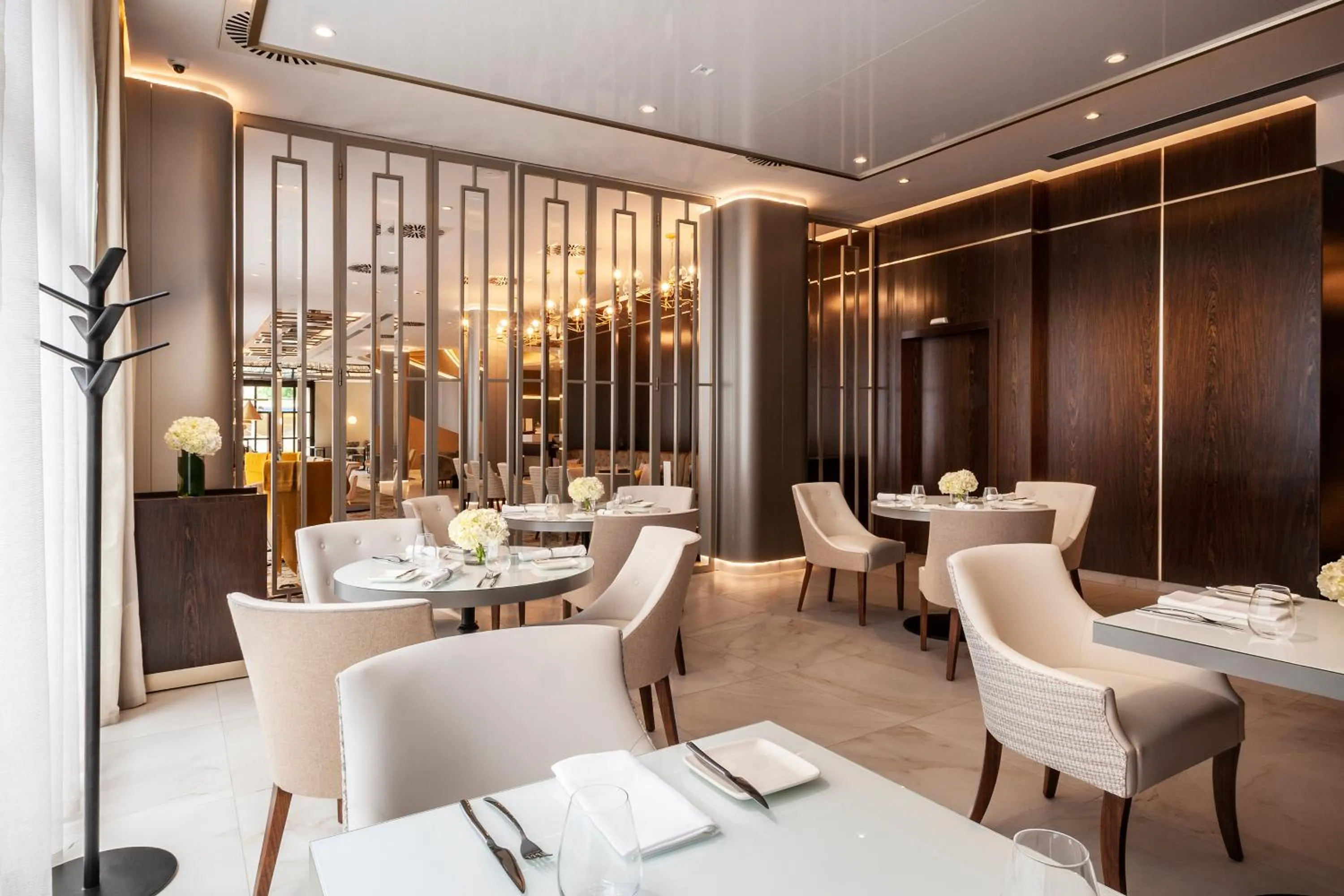 Restaurant/places to eat in Radisson Blu Béke Hotel, Budapest