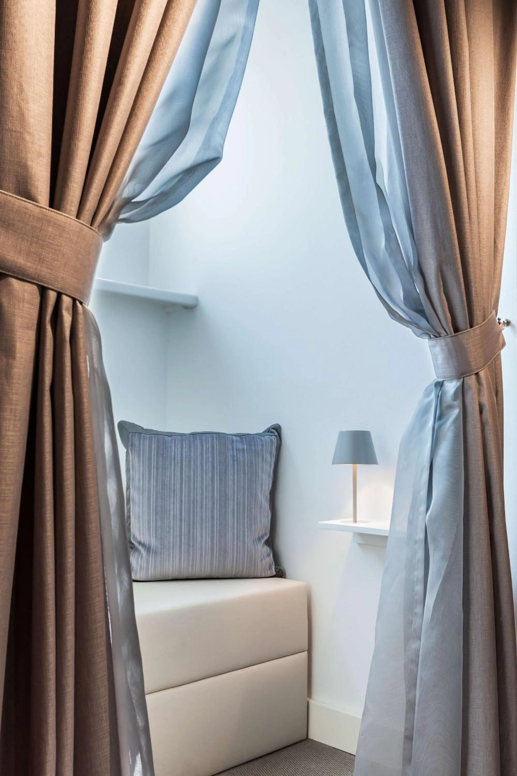 Staff, Bed in Radisson Blu Béke Hotel, Budapest