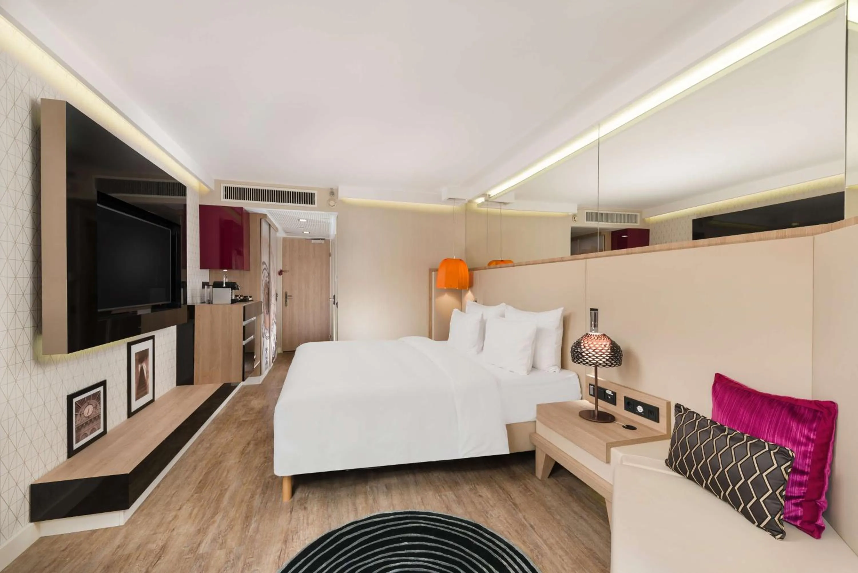 Photo of the whole room, Bed in Radisson Blu Béke Hotel, Budapest