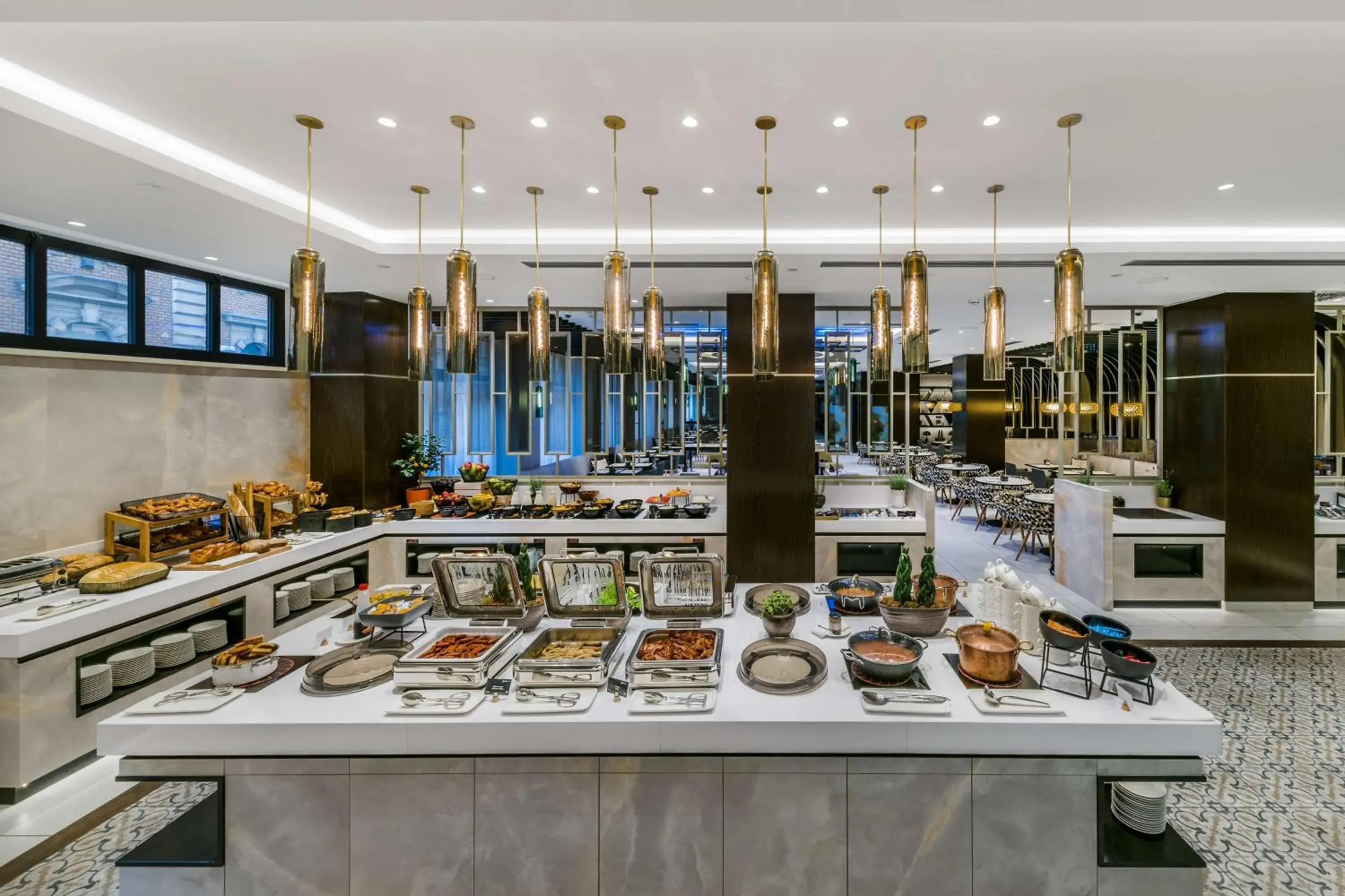 Restaurant/places to eat in Radisson Blu Béke Hotel, Budapest Restaurant/places to eat in Radisson Blu Béke Hotel, Budapest