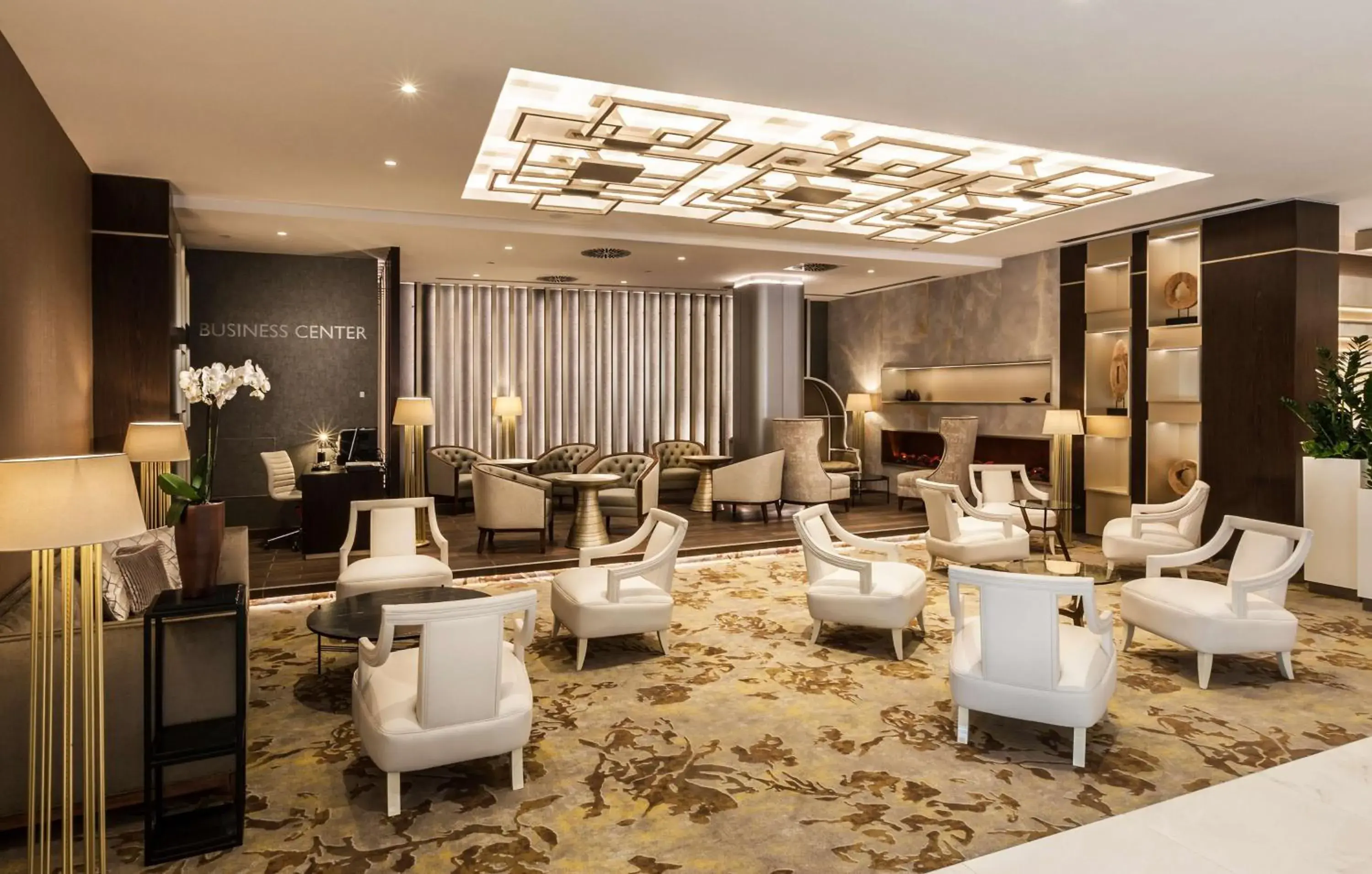 Lobby or reception in Radisson Blu Béke Hotel, Budapest Lobby or reception in Radisson Blu Béke Hotel, Budapest