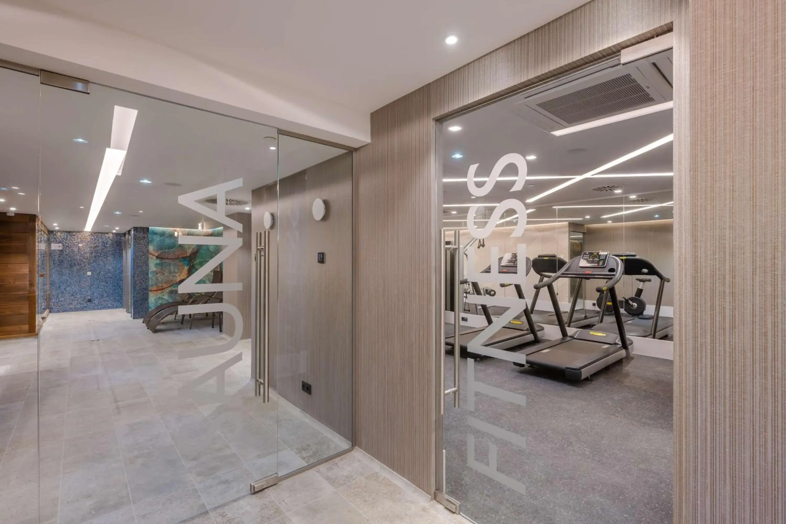 Spa and wellness centre/facilities in Radisson Blu Béke Hotel, Budapest Spa and wellness centre/facilities in Radisson Blu Béke Hotel, Budapest