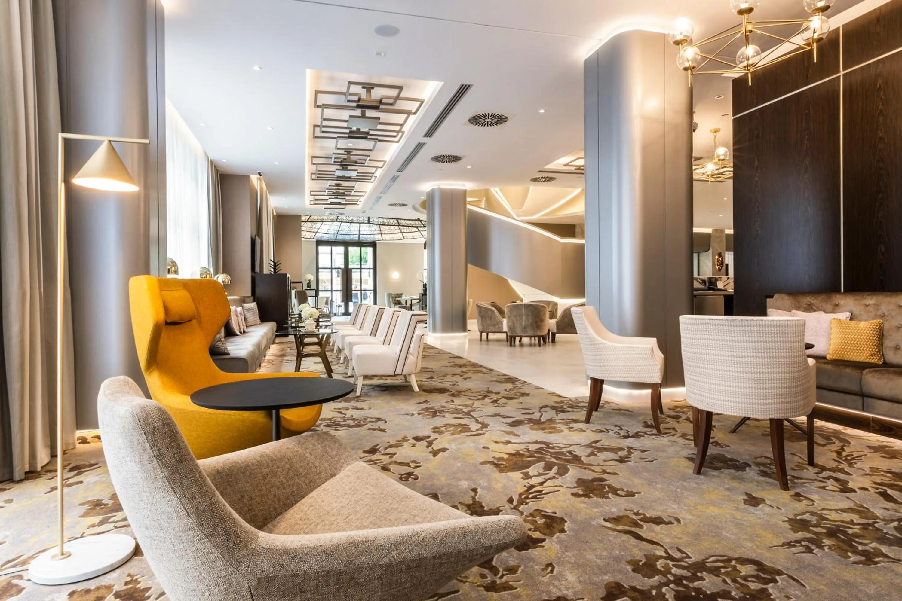 Lounge or bar in Radisson Blu Béke Hotel, Budapest