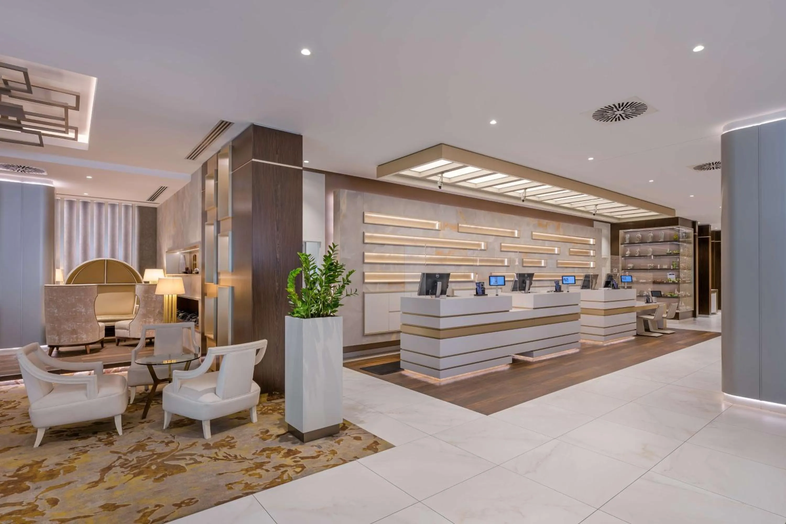 Lobby or reception, Bed in Radisson Blu Béke Hotel, Budapest