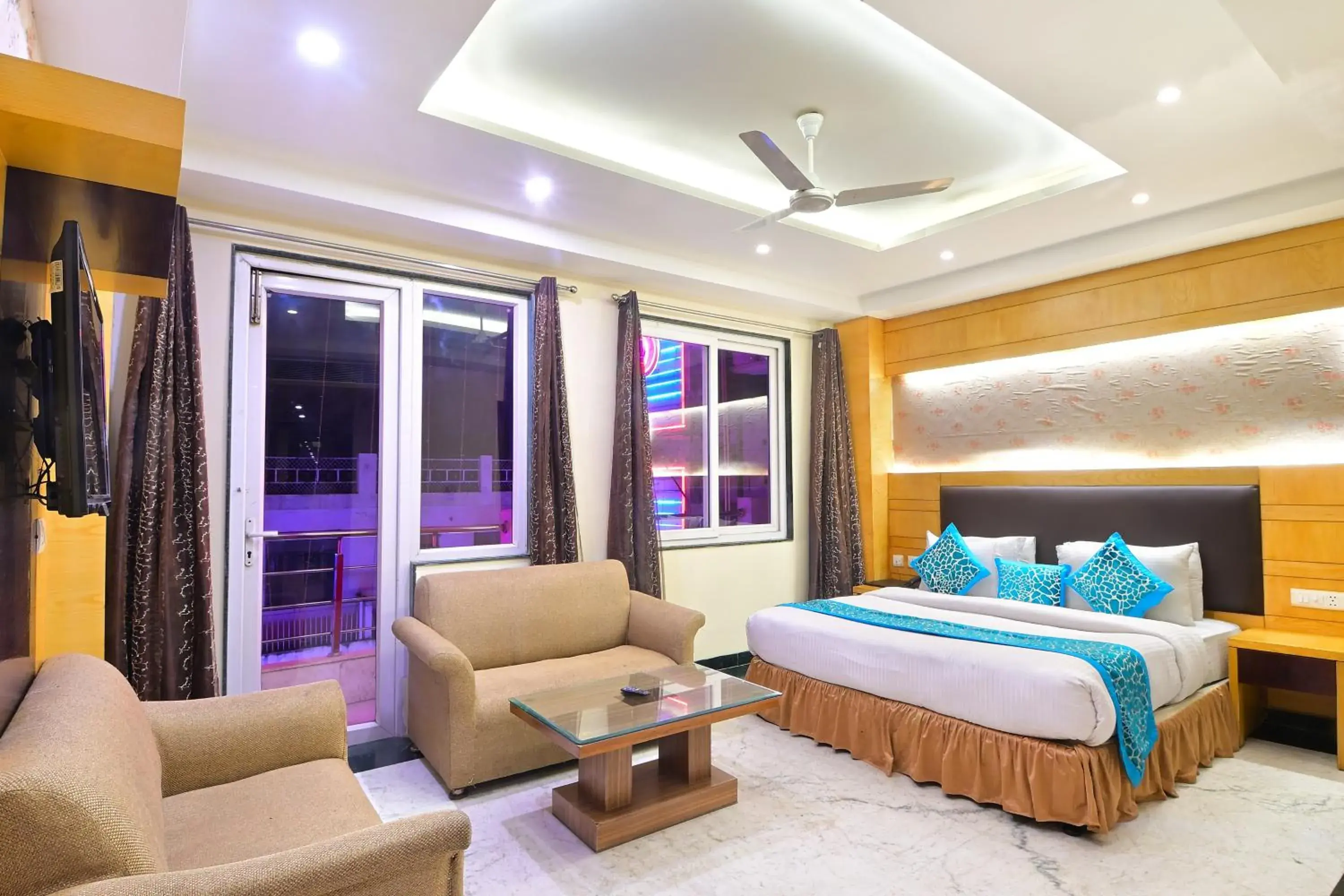 Bedroom, Bed in Hotel Hari Piorko Grand - 2 Min from New Delhi Railway Station Bedroom, Bed in Hotel Hari Piorko Grand - 2 Min from New Delhi Railway Station