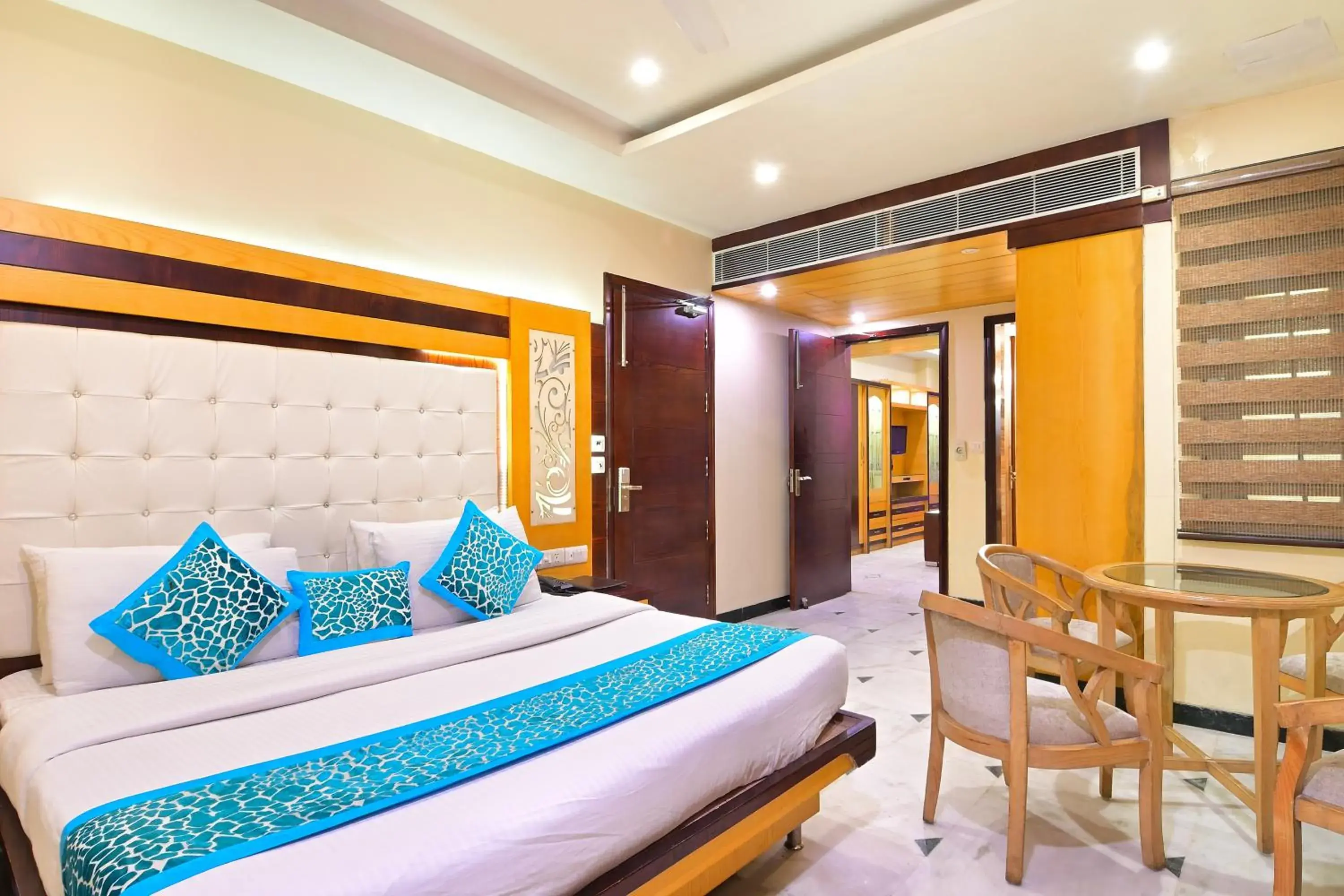 Bedroom, Bed in Hotel Hari Piorko Grand - 2 Min from New Delhi Railway Station Bedroom, Bed in Hotel Hari Piorko Grand - 2 Min from New Delhi Railway Station