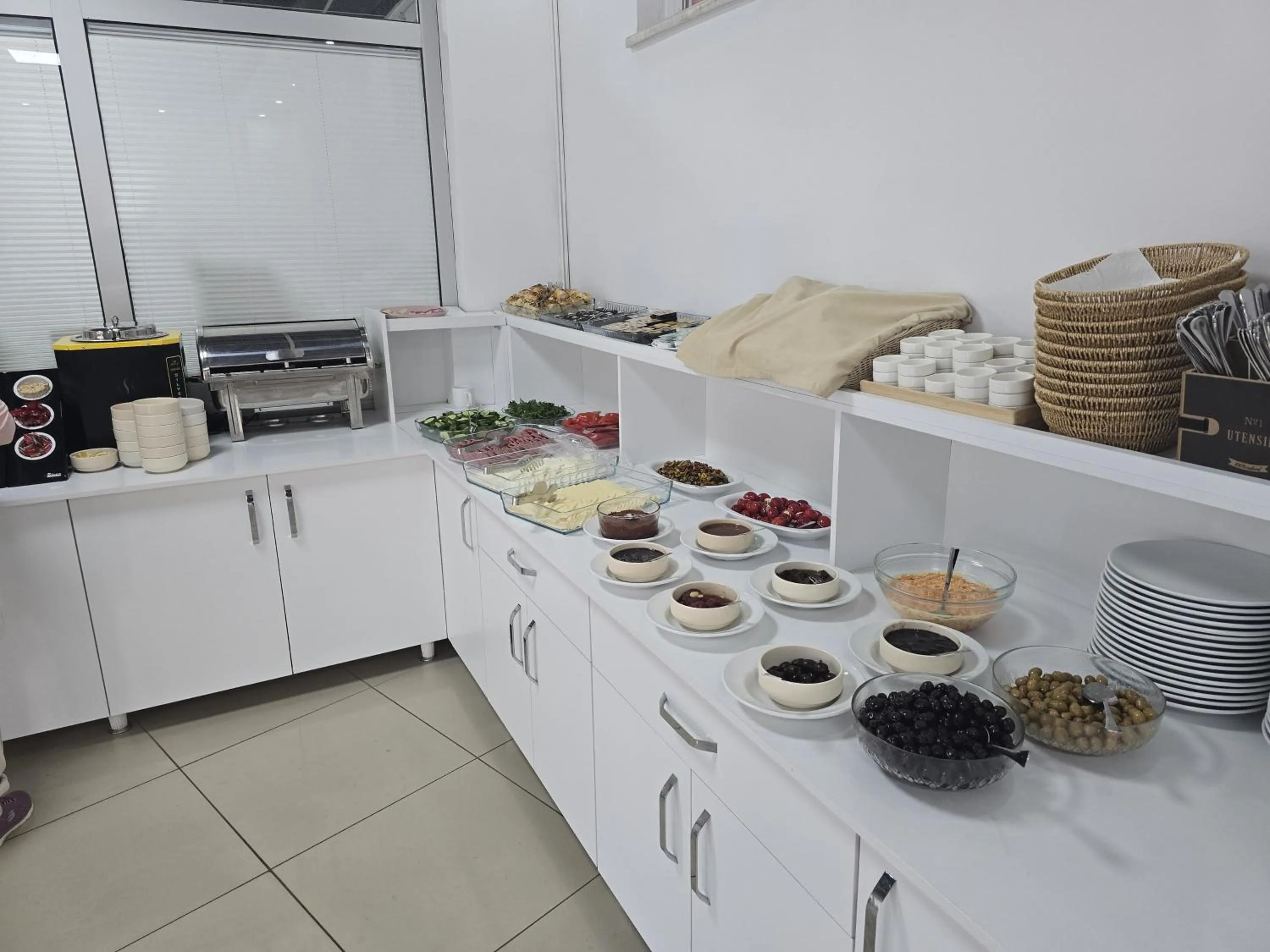 Coffee/tea facilities in HOTEL MARMARA