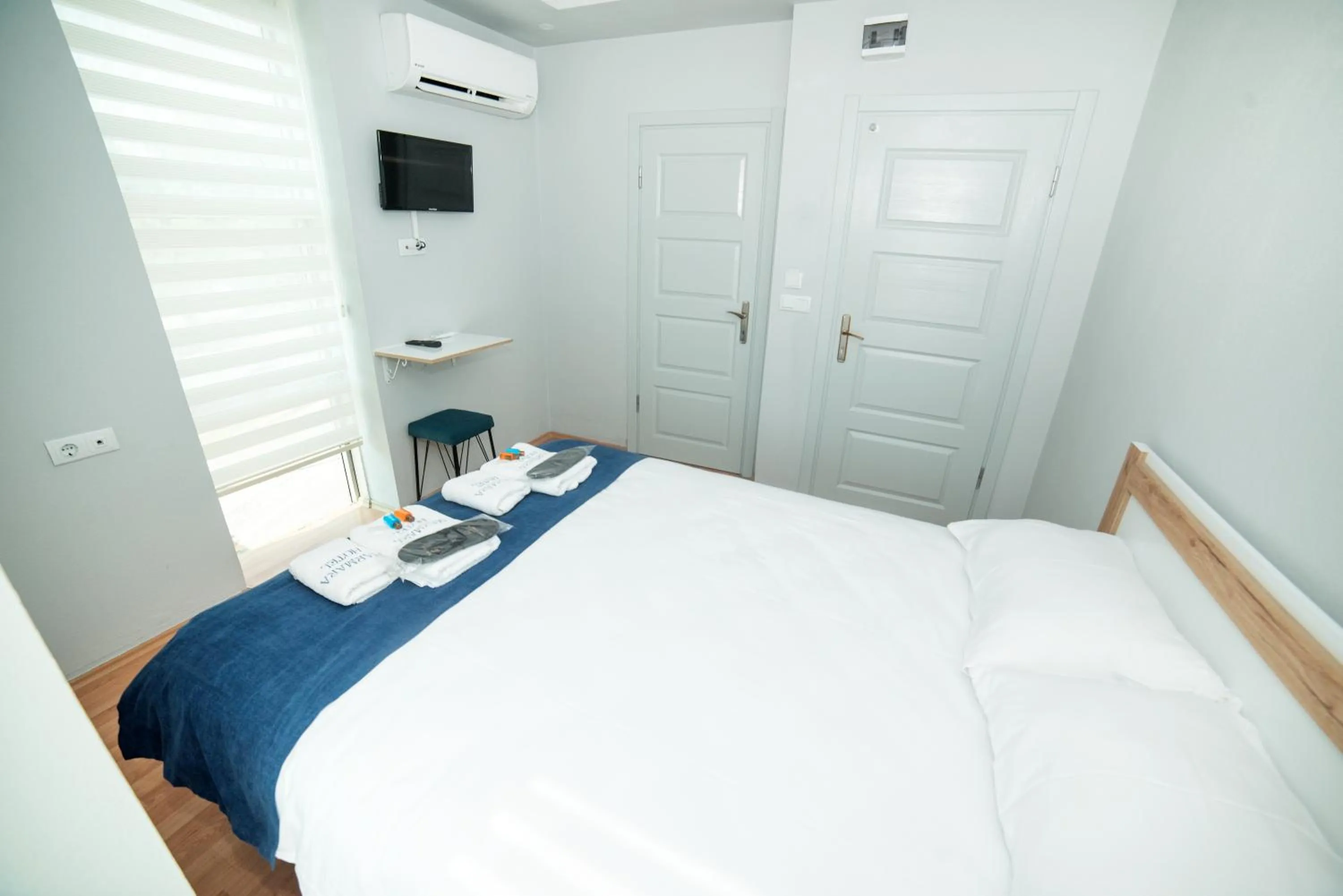 TV and multimedia, Bed in HOTEL MARMARA