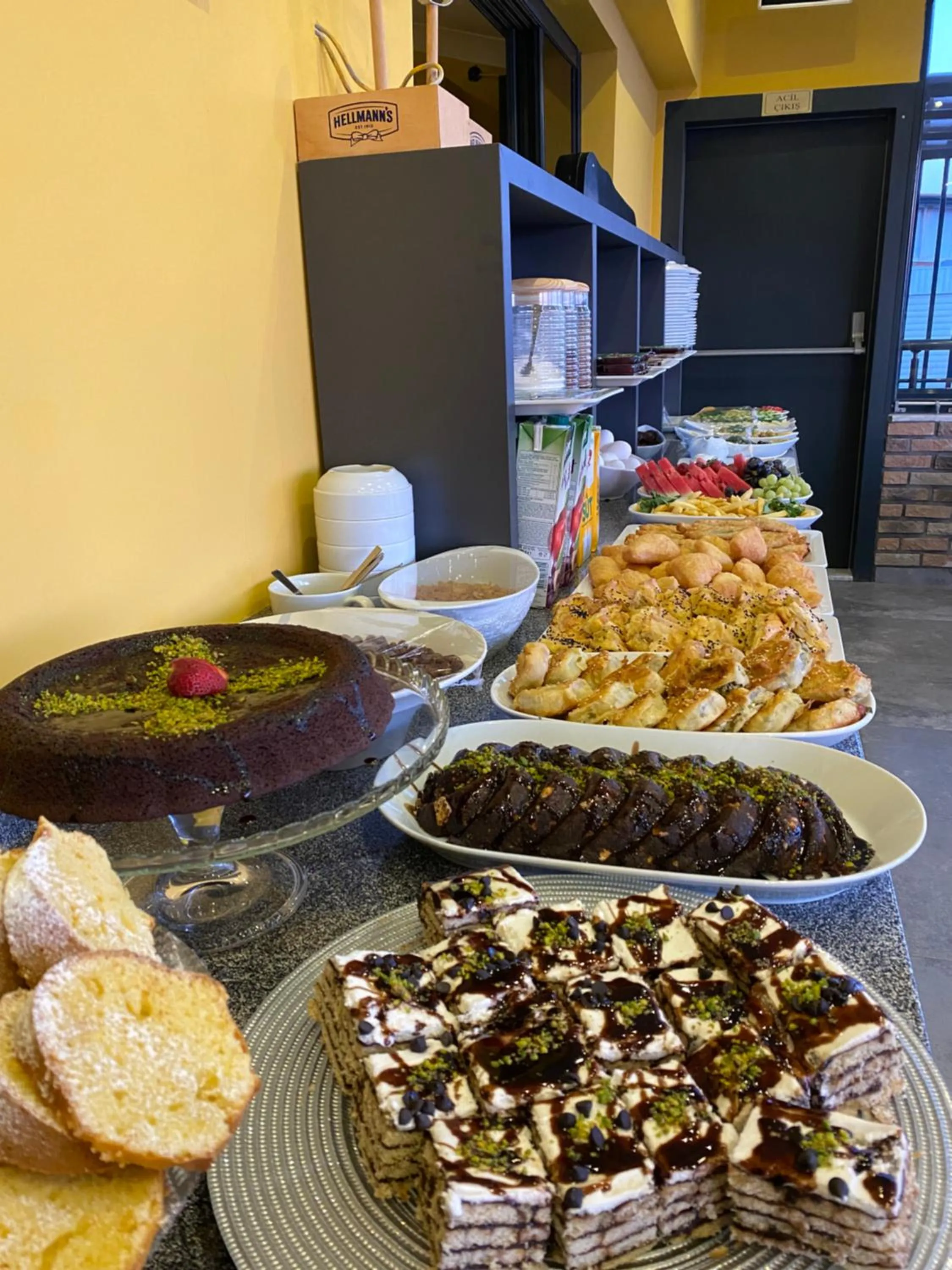 Restaurant/places to eat in Roy Otel Akçay