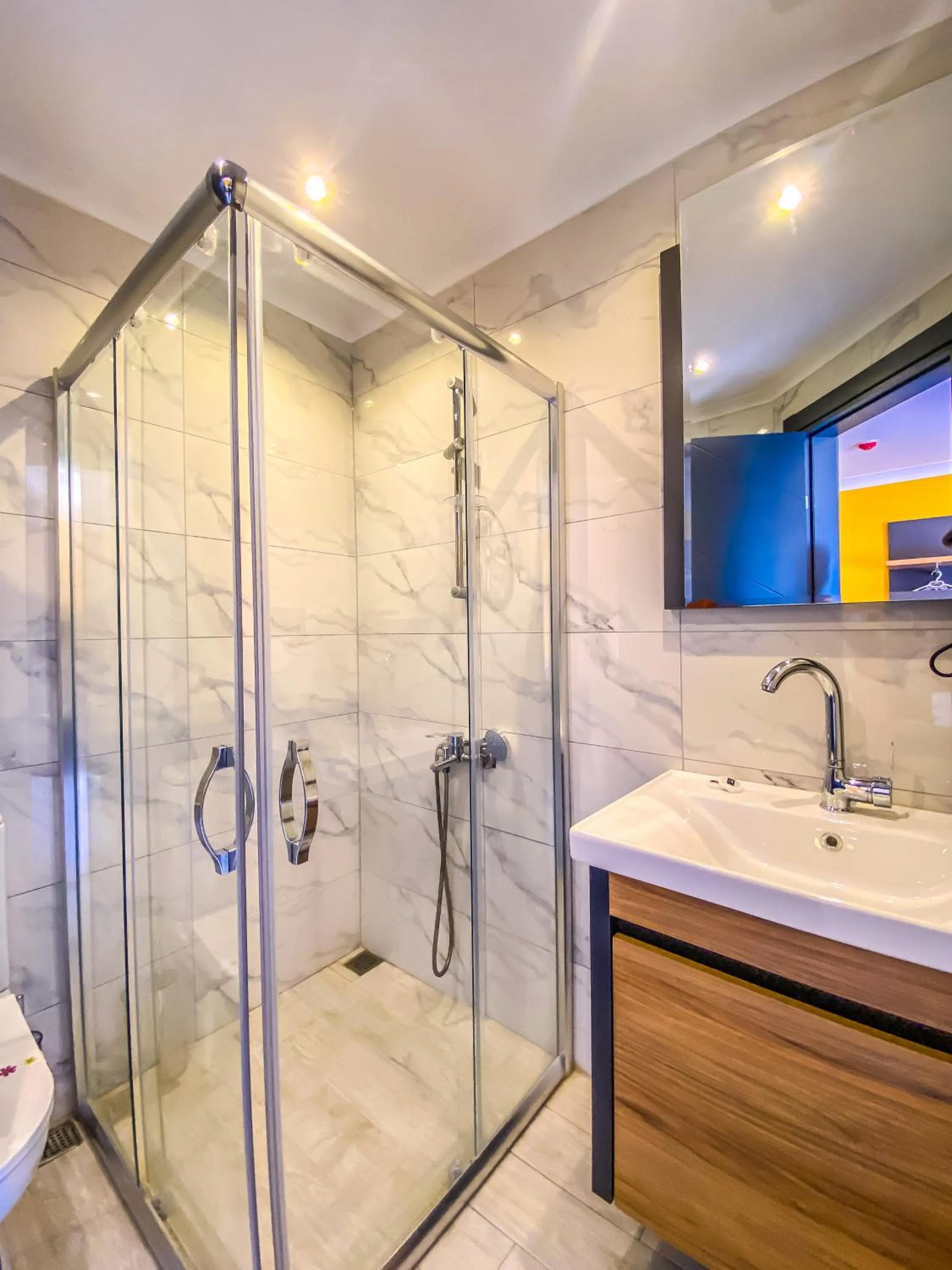 Bathroom in Roy Otel Akçay