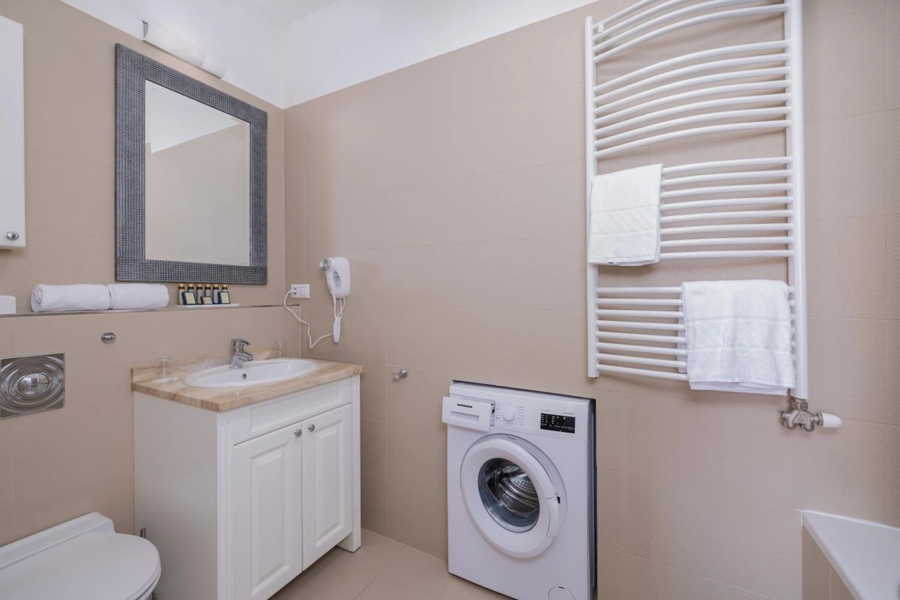 Bathroom in City Hotel Matyas