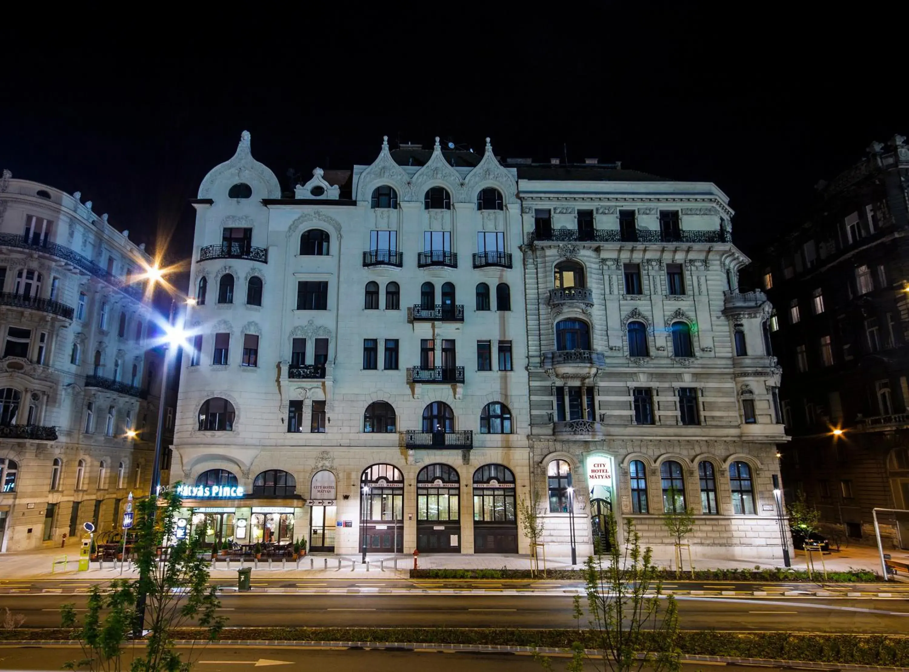 Facade/entrance in City Hotel Matyas Facade/entrance in City Hotel Matyas