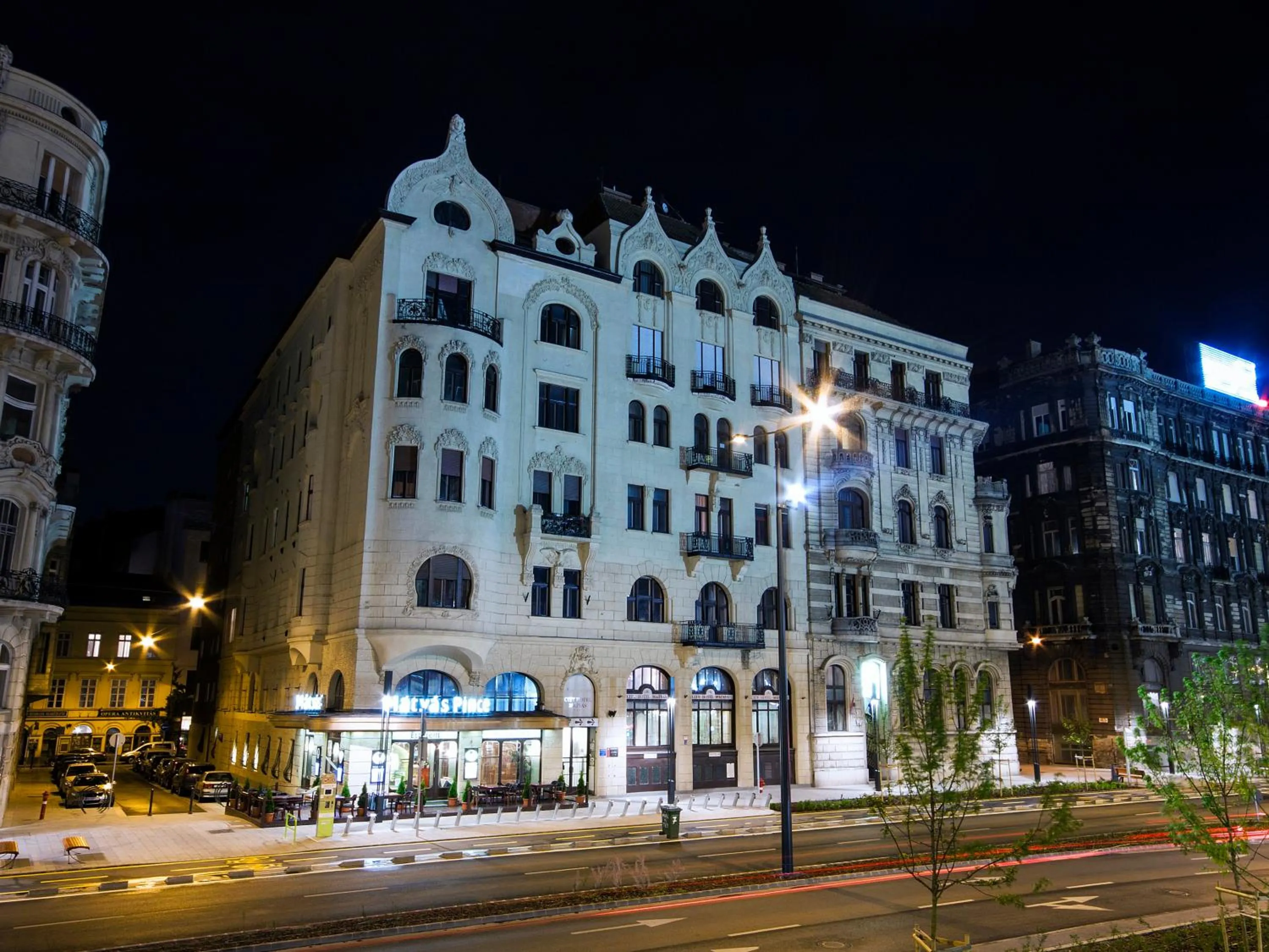 Facade/entrance in City Hotel Matyas