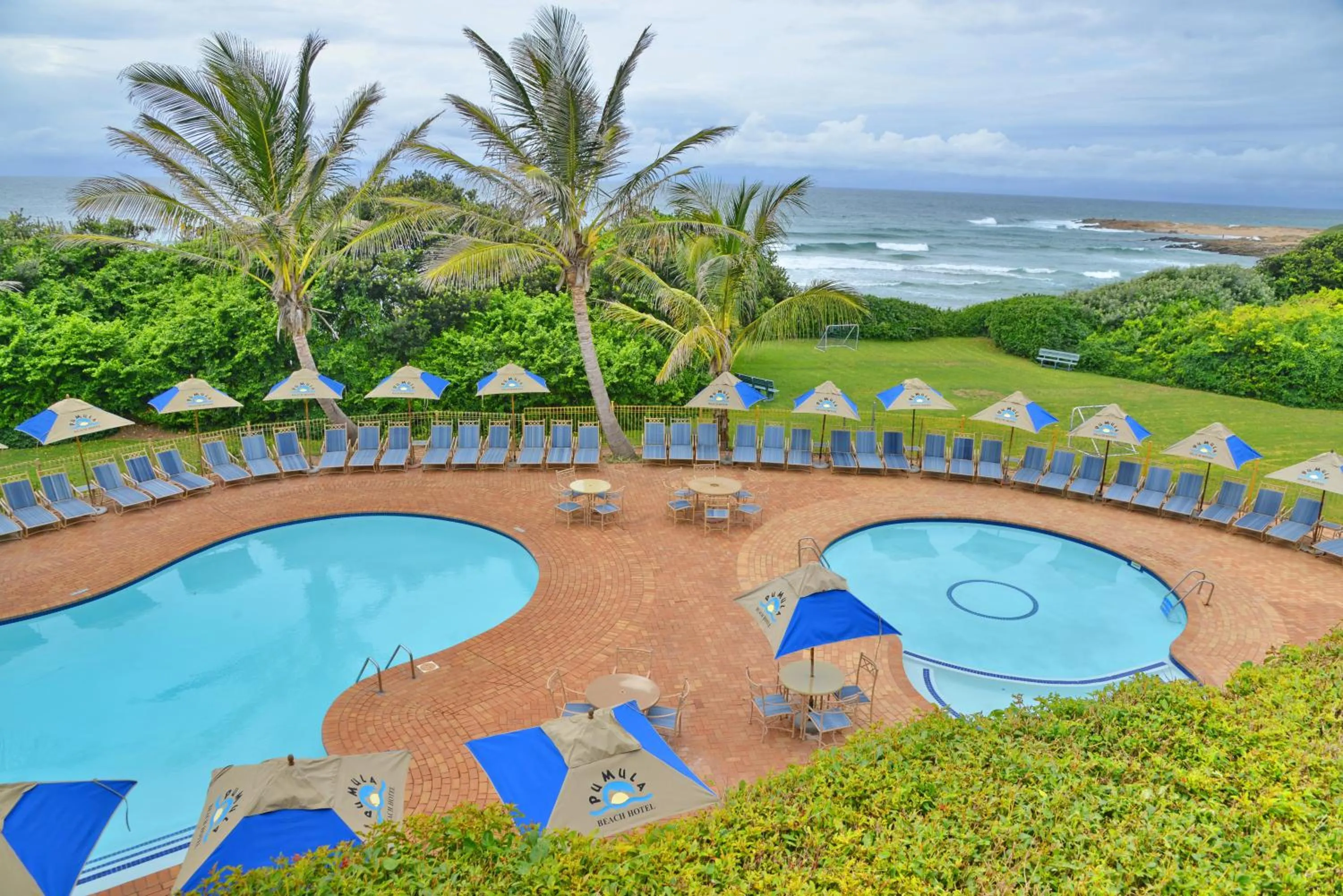 Swimming pool in Pumula Beach Hotel